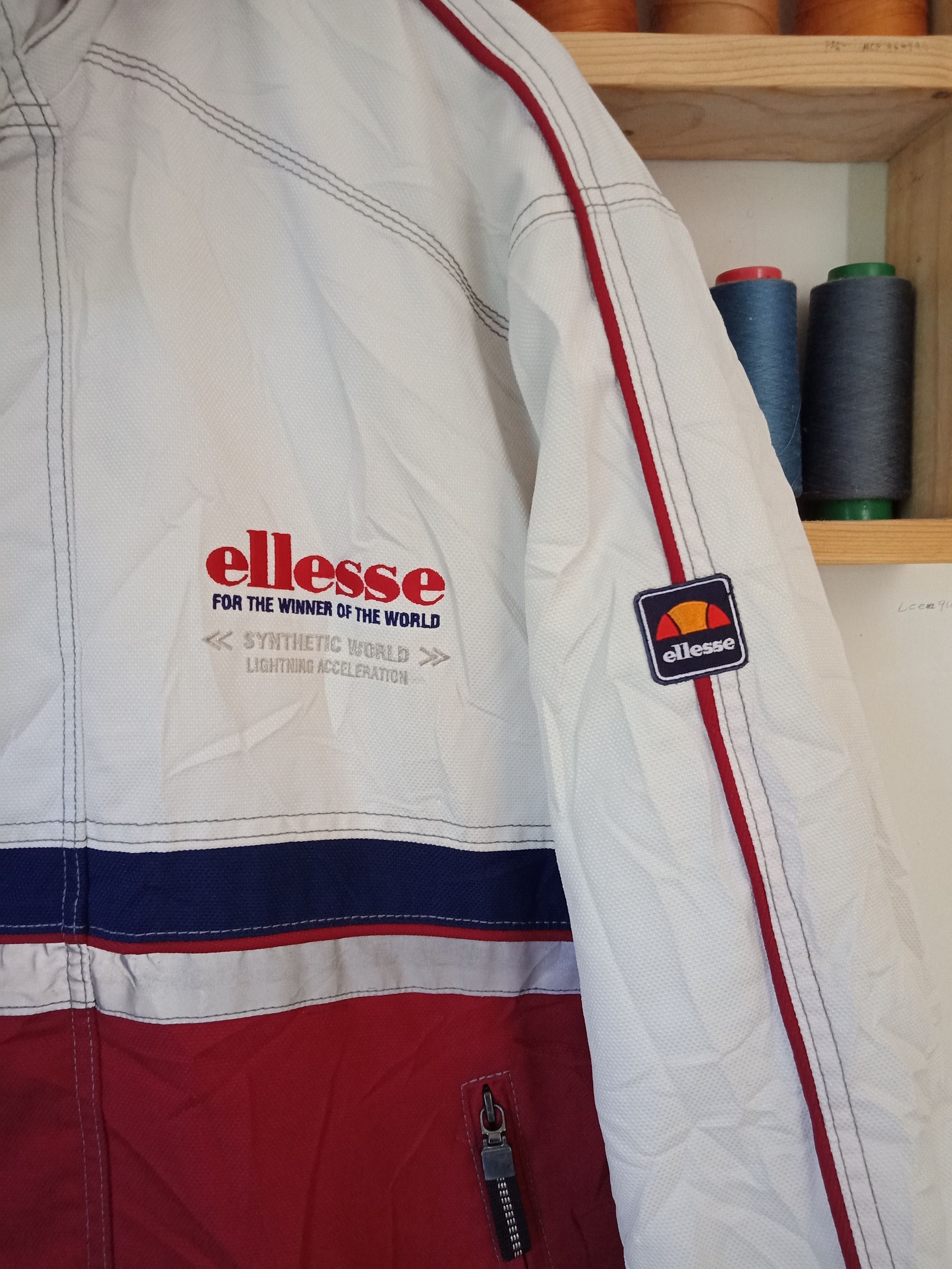 Vintage ELLESSE Goldwin Italy Jacket Hoodie Zipper Down