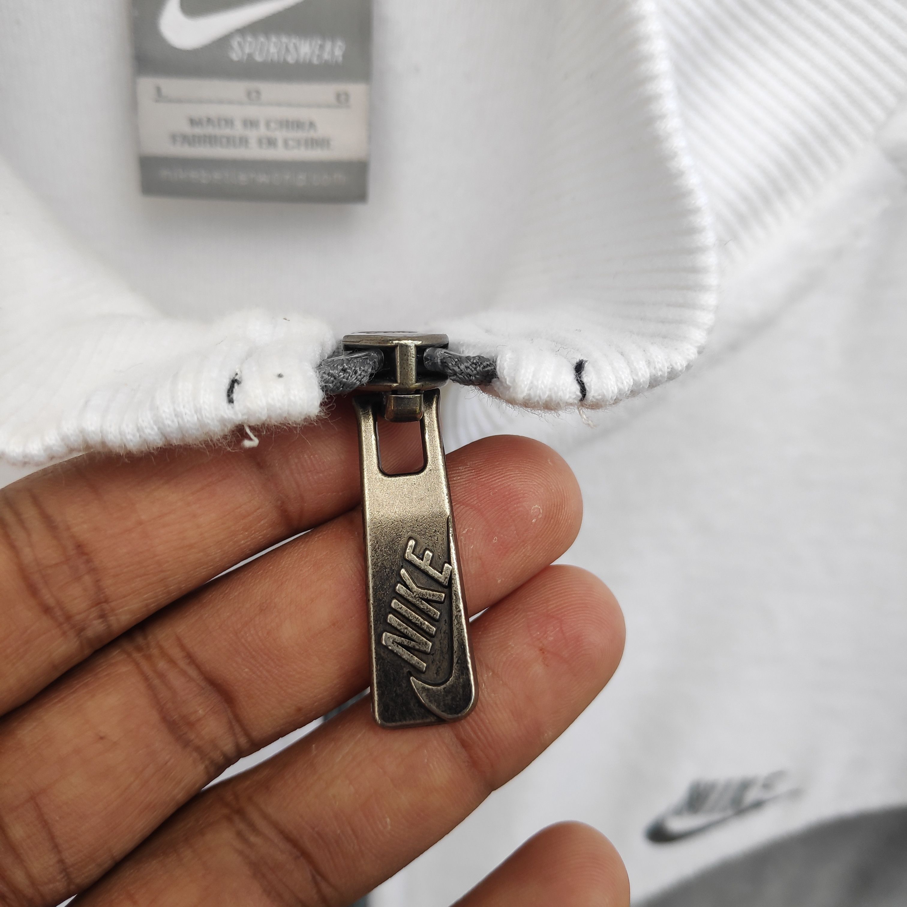 Nike Nike Velvet Sweater Medium Size Full Zip Black White Size US M / EU 48-50 / 2 - 7 Thumbnail