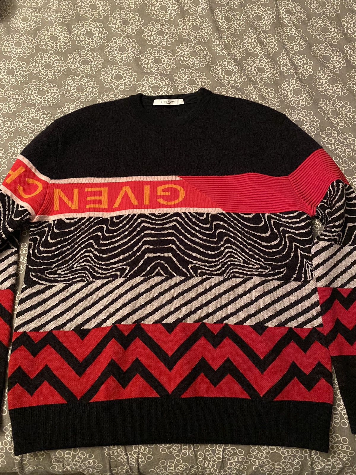 Givenchy Givenchy Wool Sweater Size US S / EU 44-46 / 1 - 1 Thumbnail