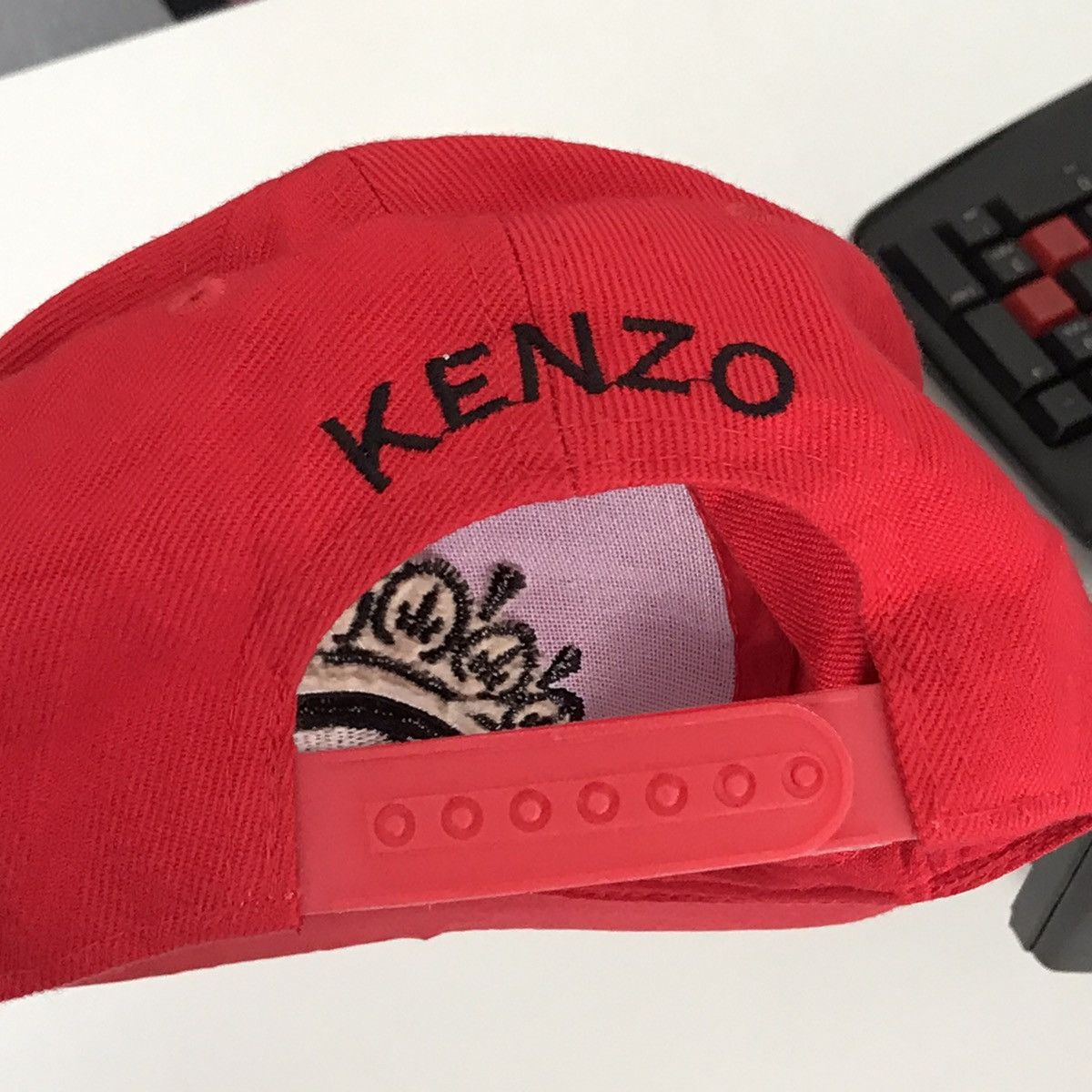 Designer × Kenzo VTG SYLE KENZO PARIS ONE EYE EMBROIDERED LOGO RARE HATS/CAPS Size ONE SIZE - 4 Thumbnail