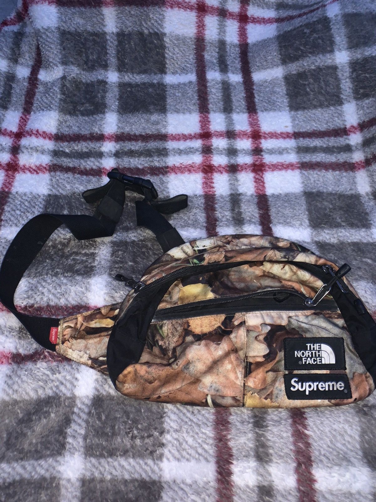 Supreme × The North Face Supreme x The North Face Roo II Lumbar 