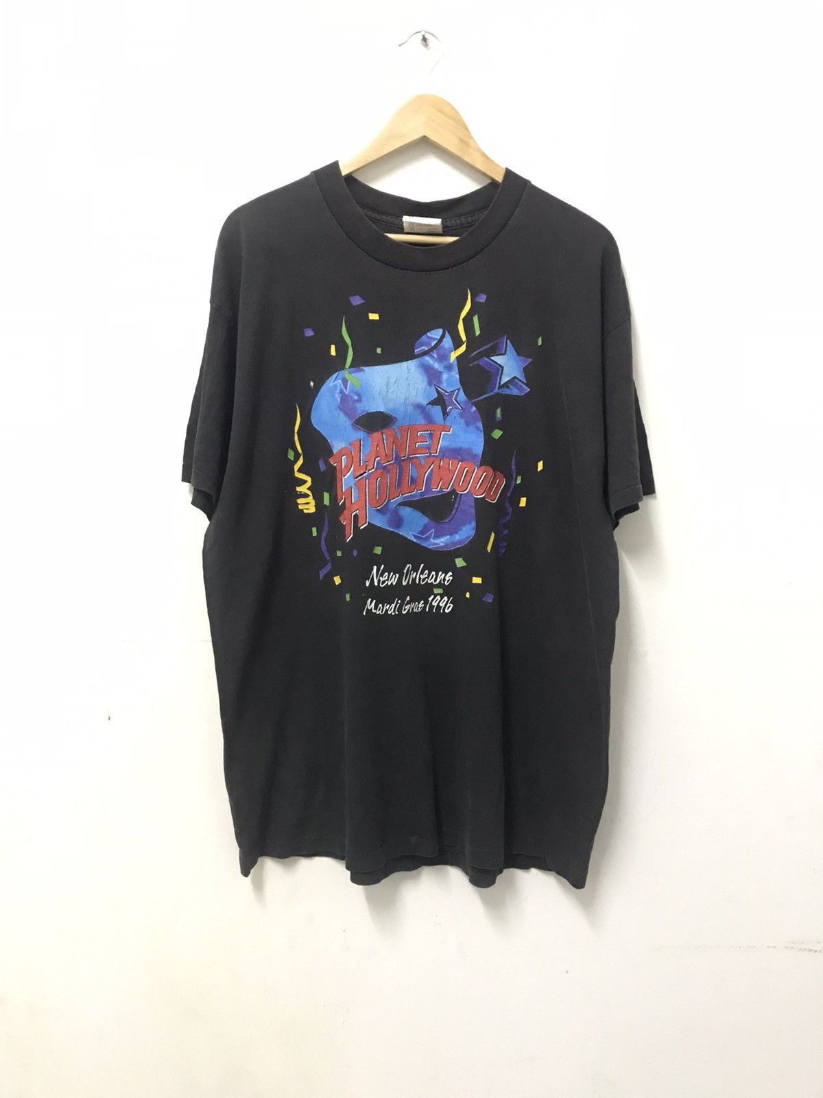 Planet Hollywood Vintage Faded 90’s Distressed Planet Hollywood mardi grass T Size US XL / EU 56 / 4 - 8 Thumbnail