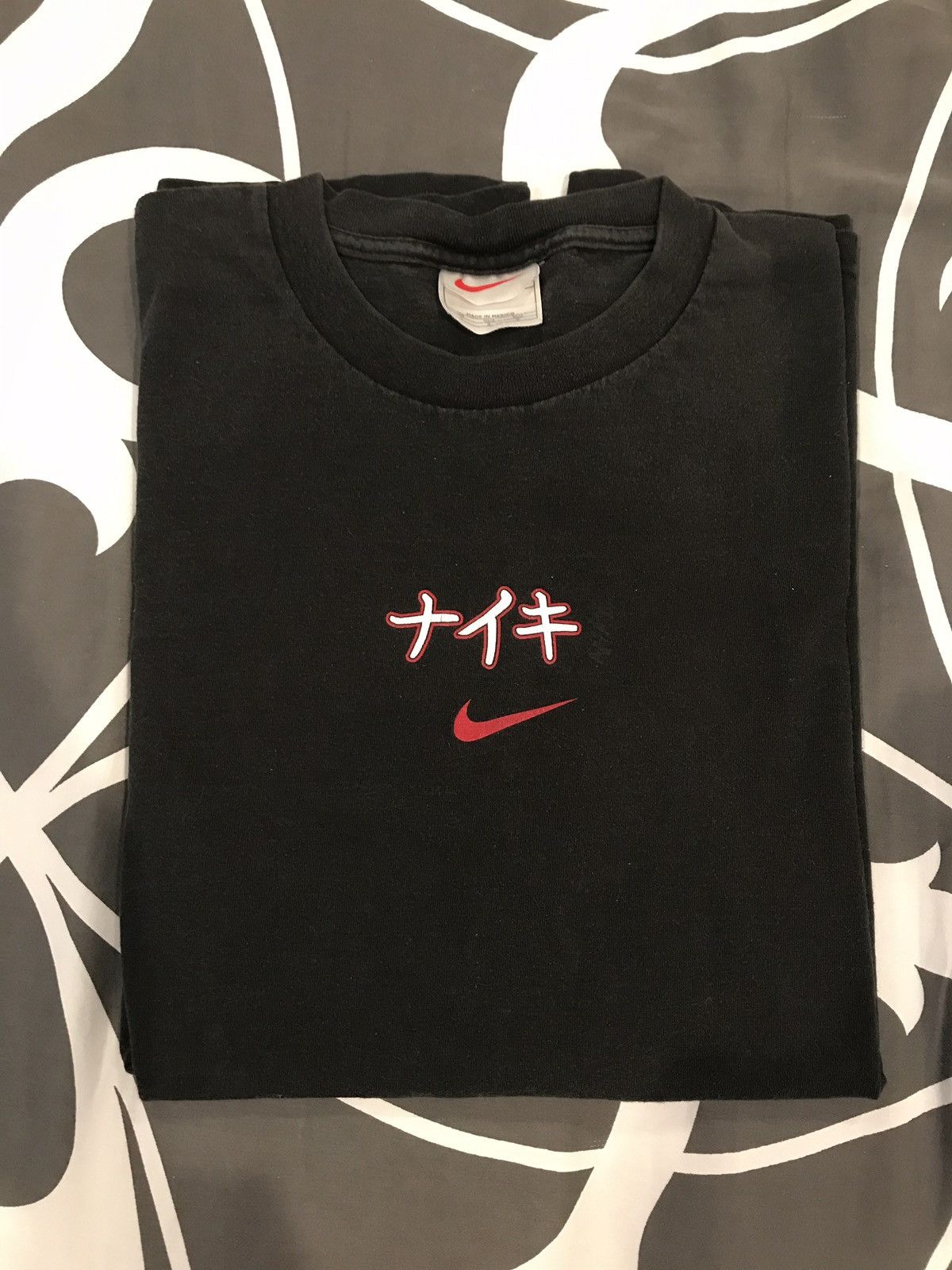 Vintage Nike Japanese letters tee size L