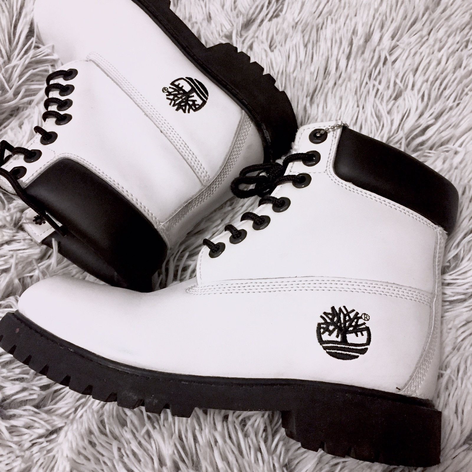 B/W Timbs