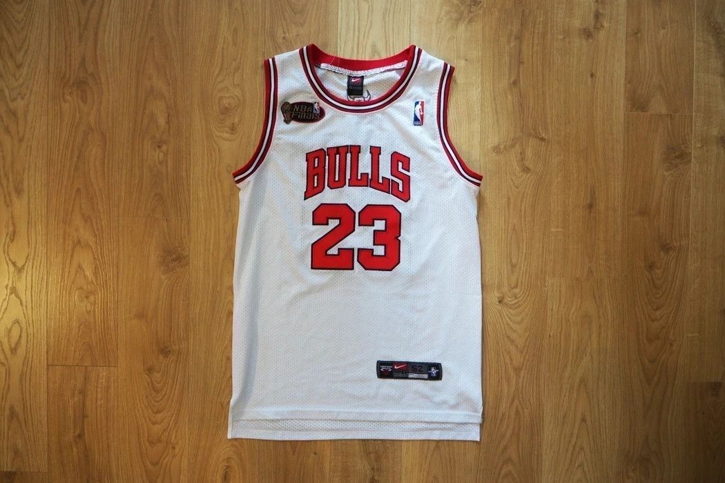 NBA × Nike 1996 Jordan Bulls NBA Finals Size US XL / EU 56 / 4 - 1 Thumbnail