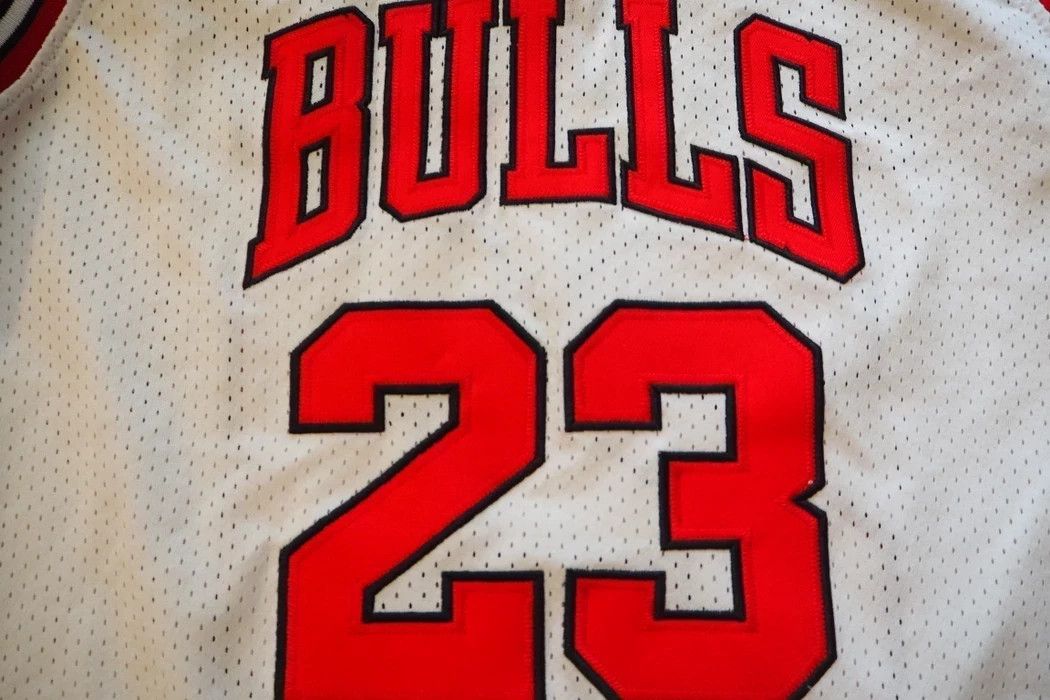 NBA × Nike 1996 Jordan Bulls NBA Finals Size US XL / EU 56 / 4 - 3 Thumbnail