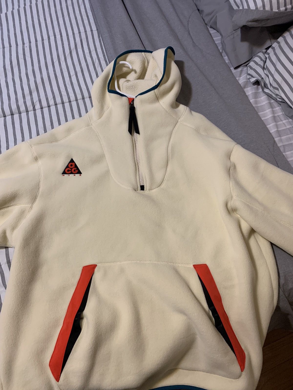 Nike ACG Sherpa Fleece Hoodie Light Cream Medium AJ1987-258