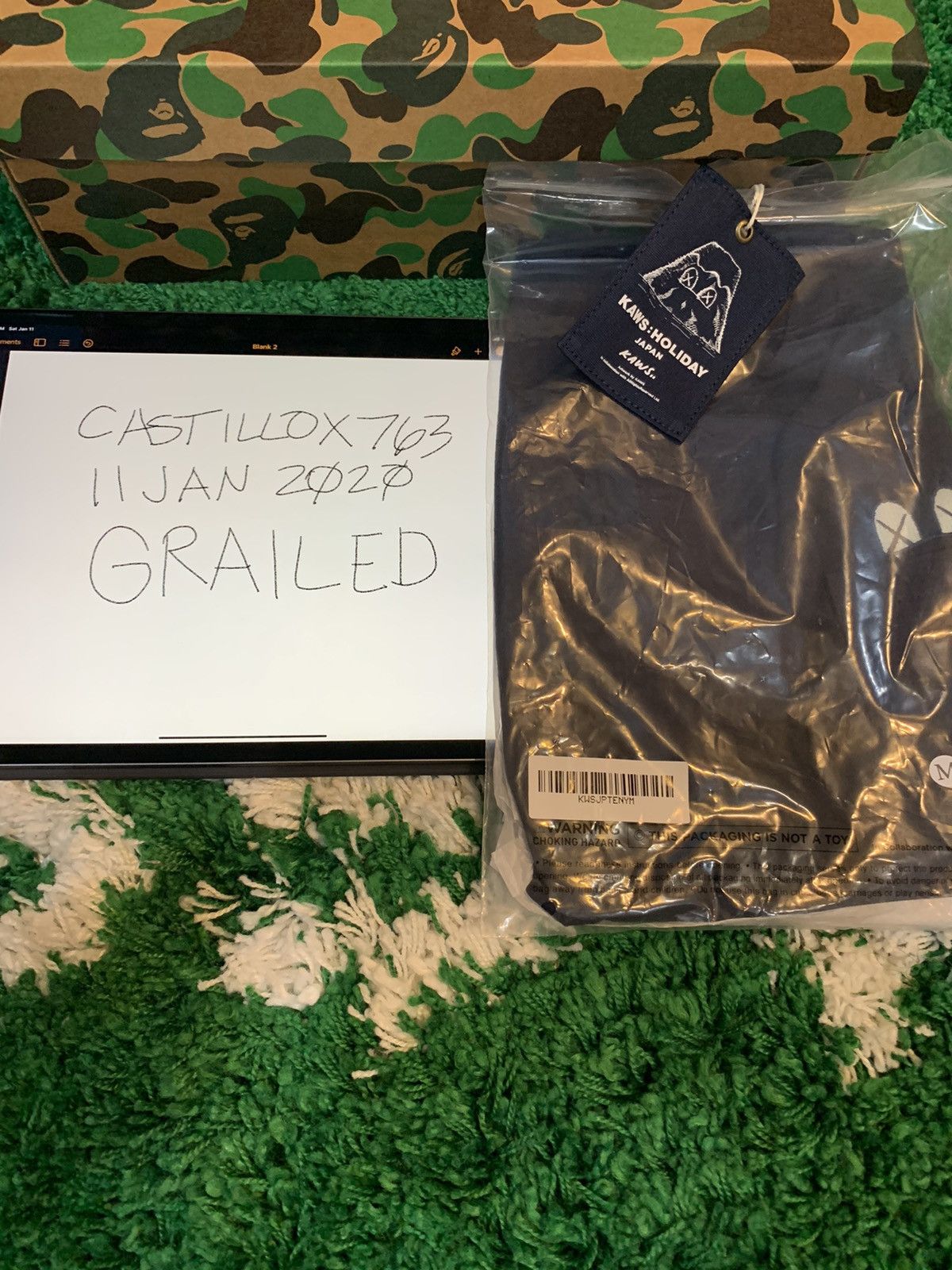 Kaws HOLIDAY JAPAN Tee Size US M / EU 48-50 / 2 - 2 Thumbnail