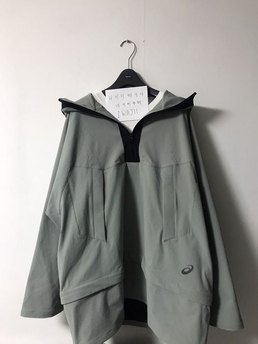 Kiko asics poncho sales