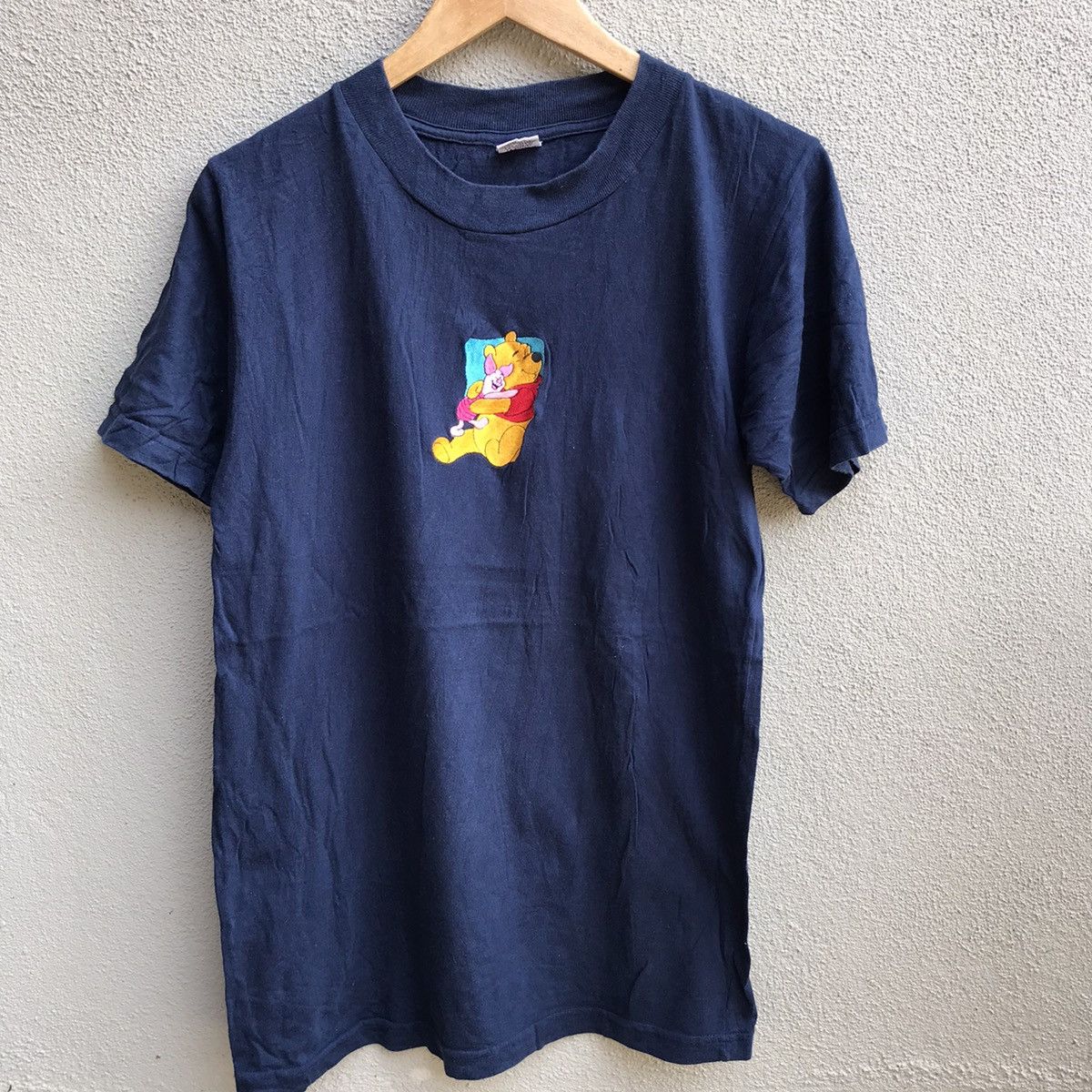 Disney Vintage 90s POOH disney embroidered logo tee Size US M / EU 48-50 / 2 - 2 Thumbnail