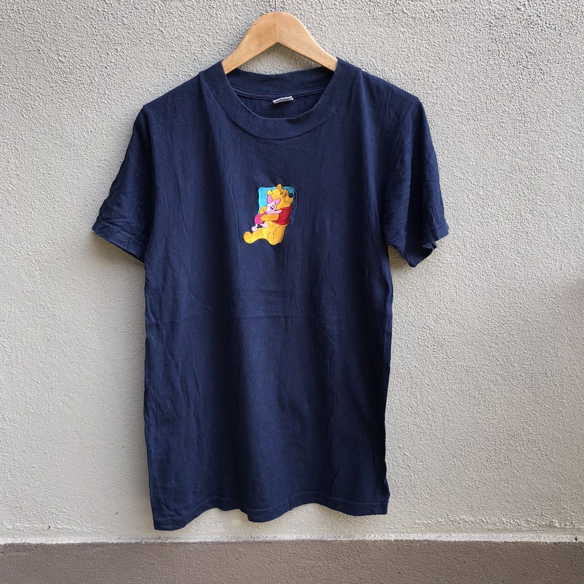 Disney Vintage 90s POOH disney embroidered logo tee Size US M / EU 48-50 / 2 - 1 Thumbnail