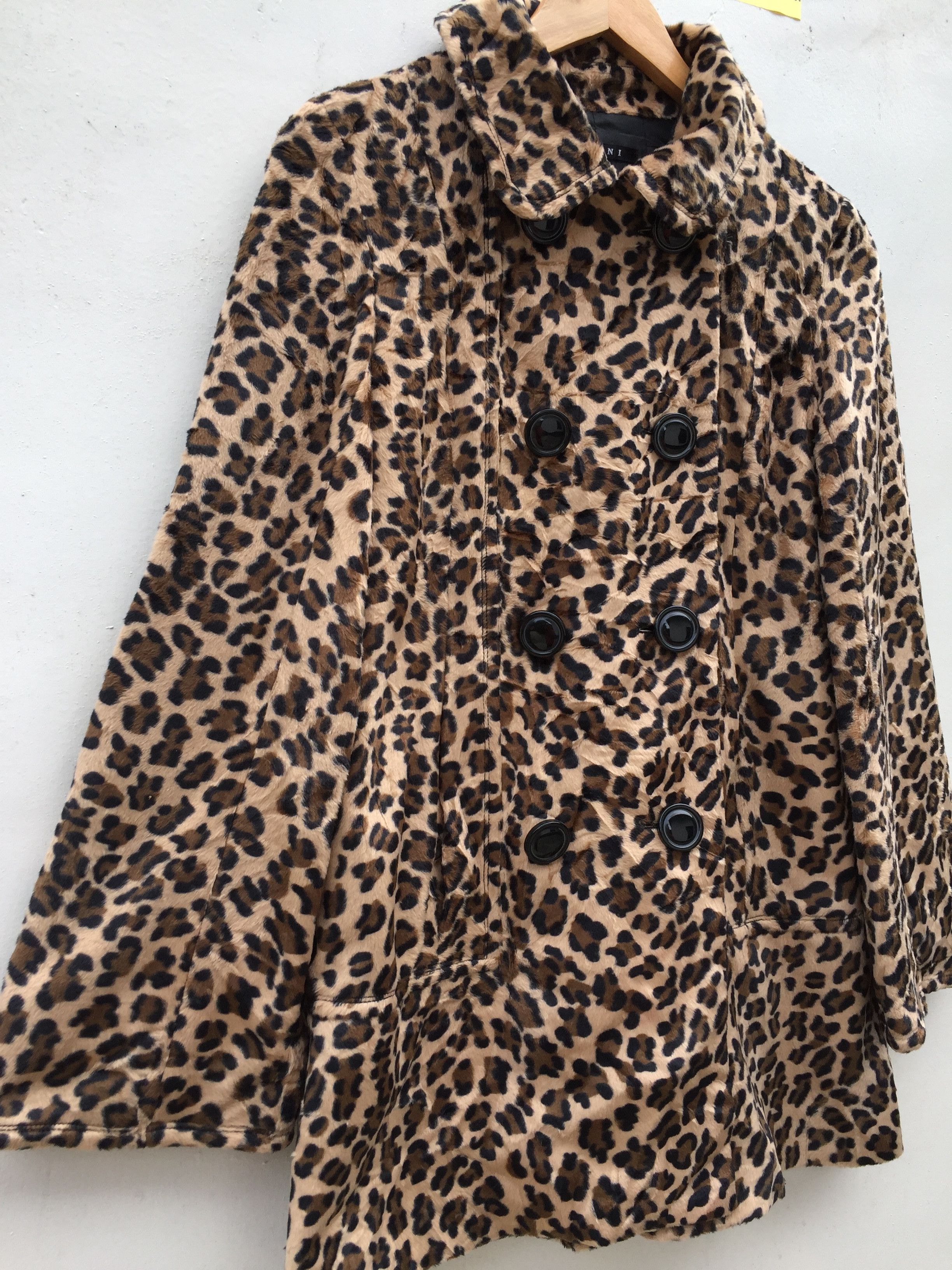 Japanese Brand Vintage Leopard button ups jacket Nice Design Size US S / EU 44-46 / 1 - 7 Thumbnail
