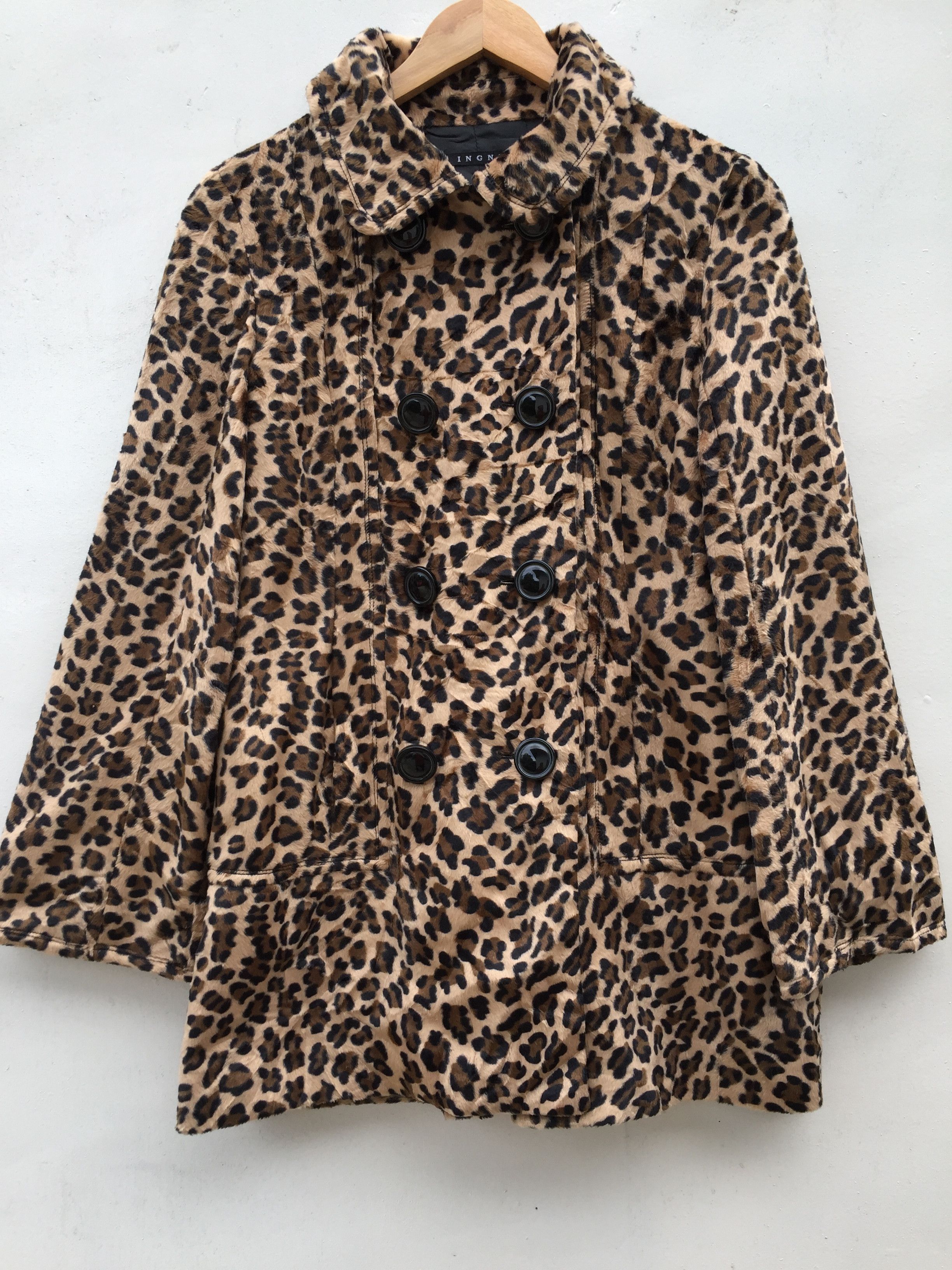 Japanese Brand Vintage Leopard button ups jacket Nice Design Size US S / EU 44-46 / 1 - 4 Thumbnail