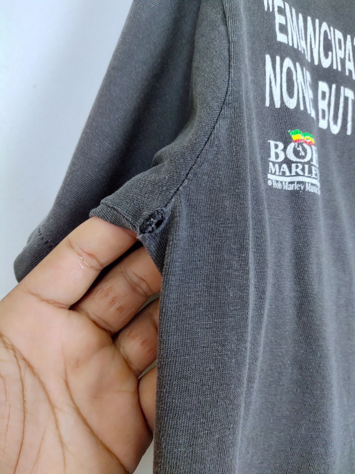 Band Tees Vintage Bob Marley Shirt Big Logo Print Out Nice,Rare Design Size US M / EU 48-50 / 2 - 7 Thumbnail