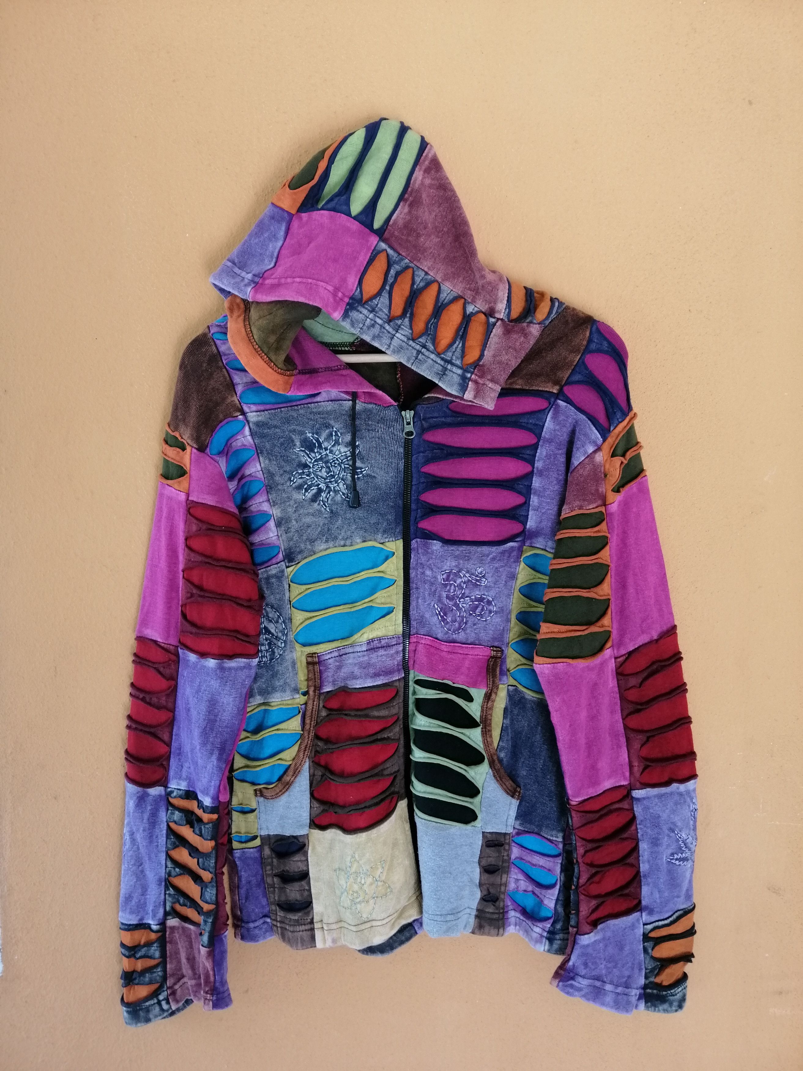 Japanese Brand Vintage Patchwork Hoodie Rare Design 90s Size US S / EU 44-46 / 1 - 1 Thumbnail