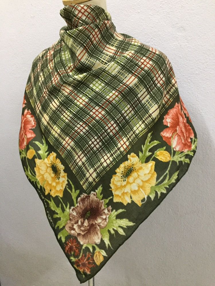 Emanual Ungaro Wool Silk Scarf Shawl Flower print Accessories