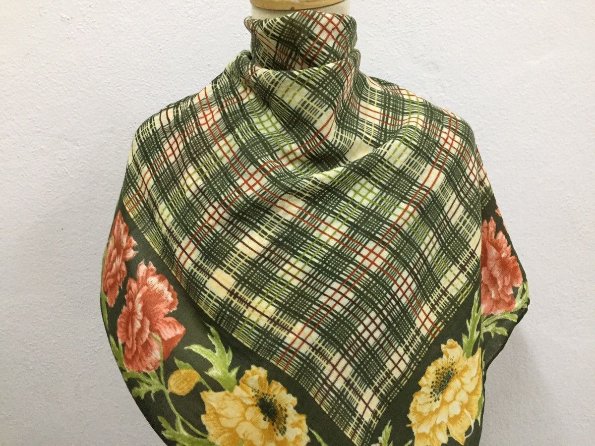 Emanual Ungaro Wool Silk Scarf Shawl Flower print Accessories