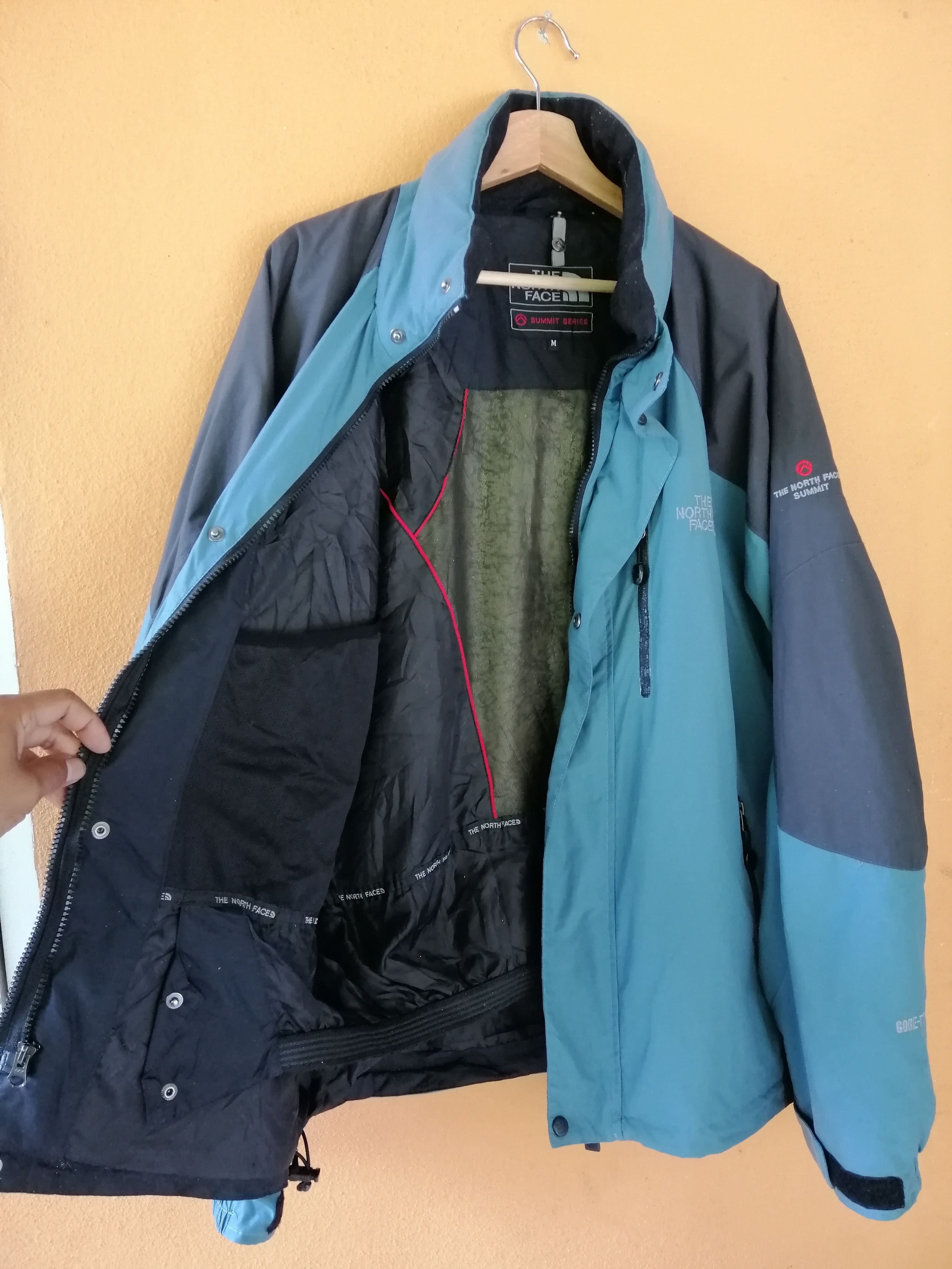 The North Face Vintage The North Face Summit Gore Tex XCR Jacket Size US L / EU 52-54 / 3 - 7 Thumbnail