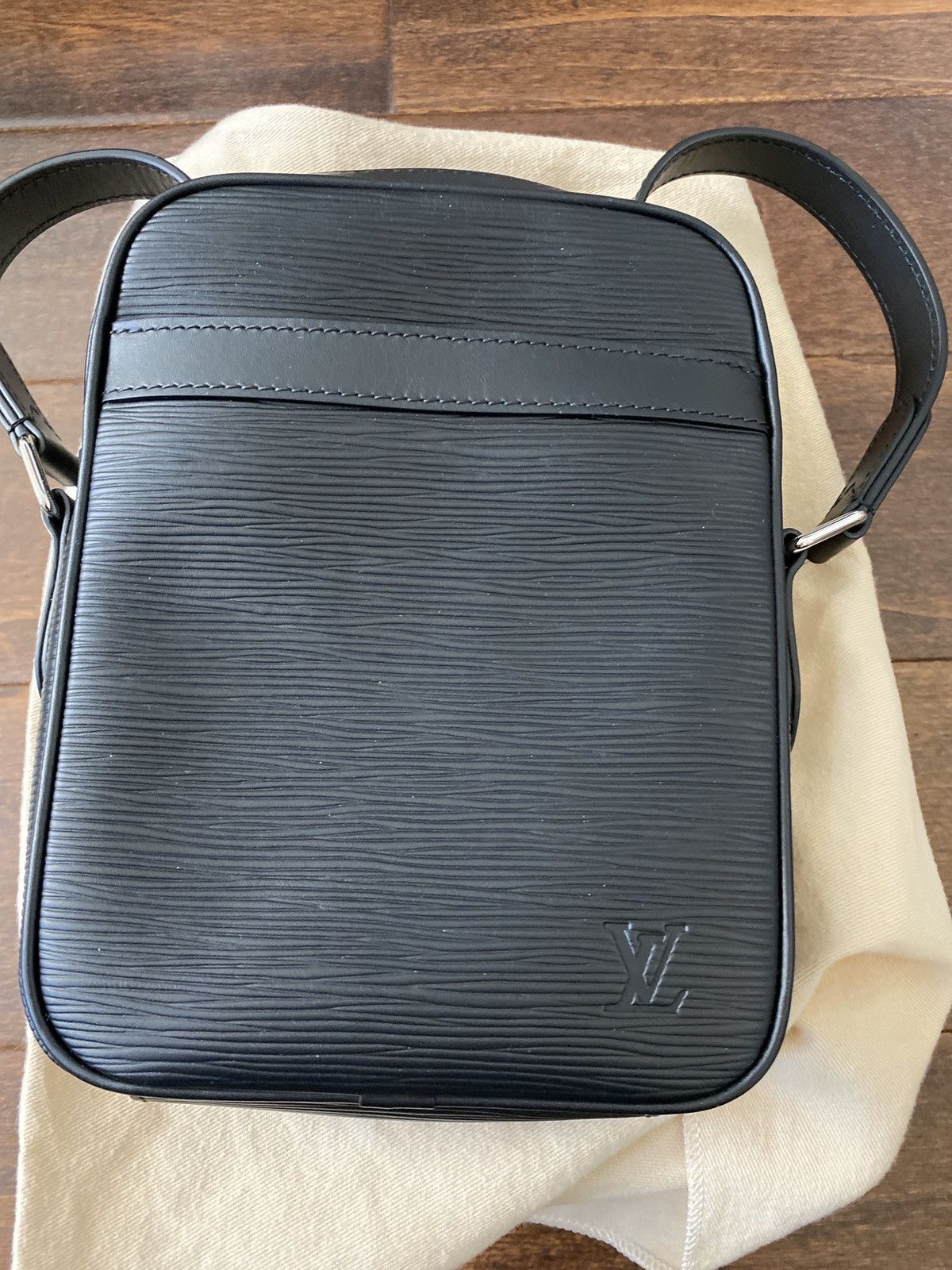 Louis Vuitton Danube Slim Bag M44972