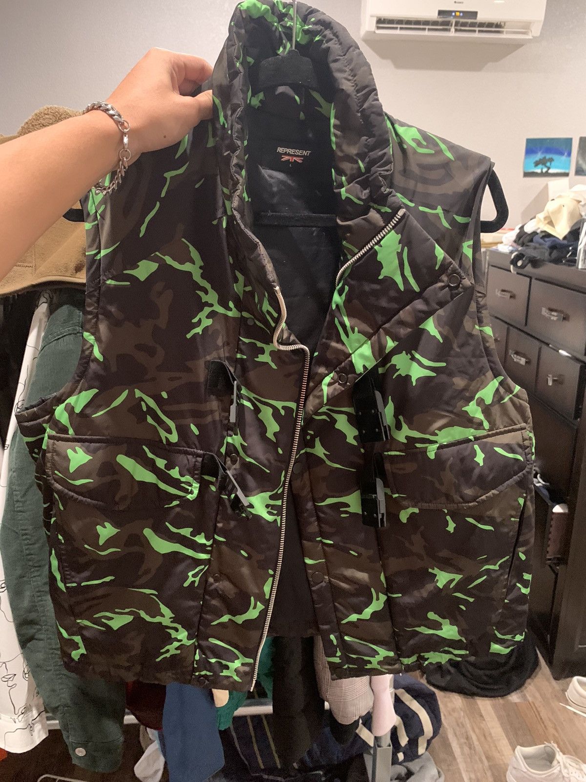 Represent Clo. SAMPLE Military Camo Puffer Gilet Size US L / EU 52-54 / 3 - 1 Thumbnail