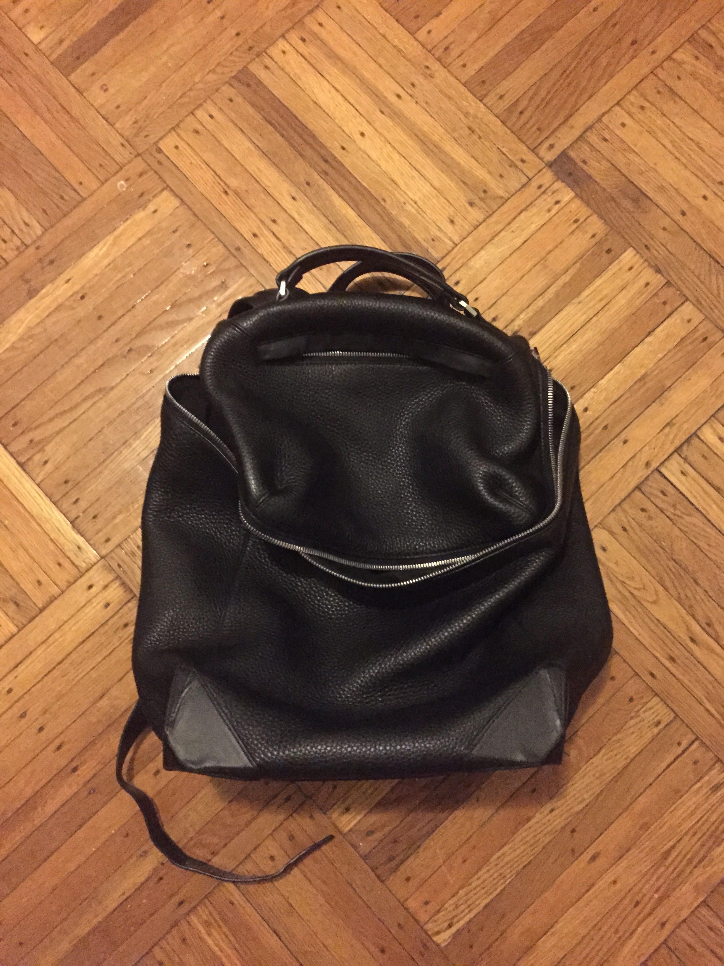 WALLIE BACKPACK (PEBBLED LEATH