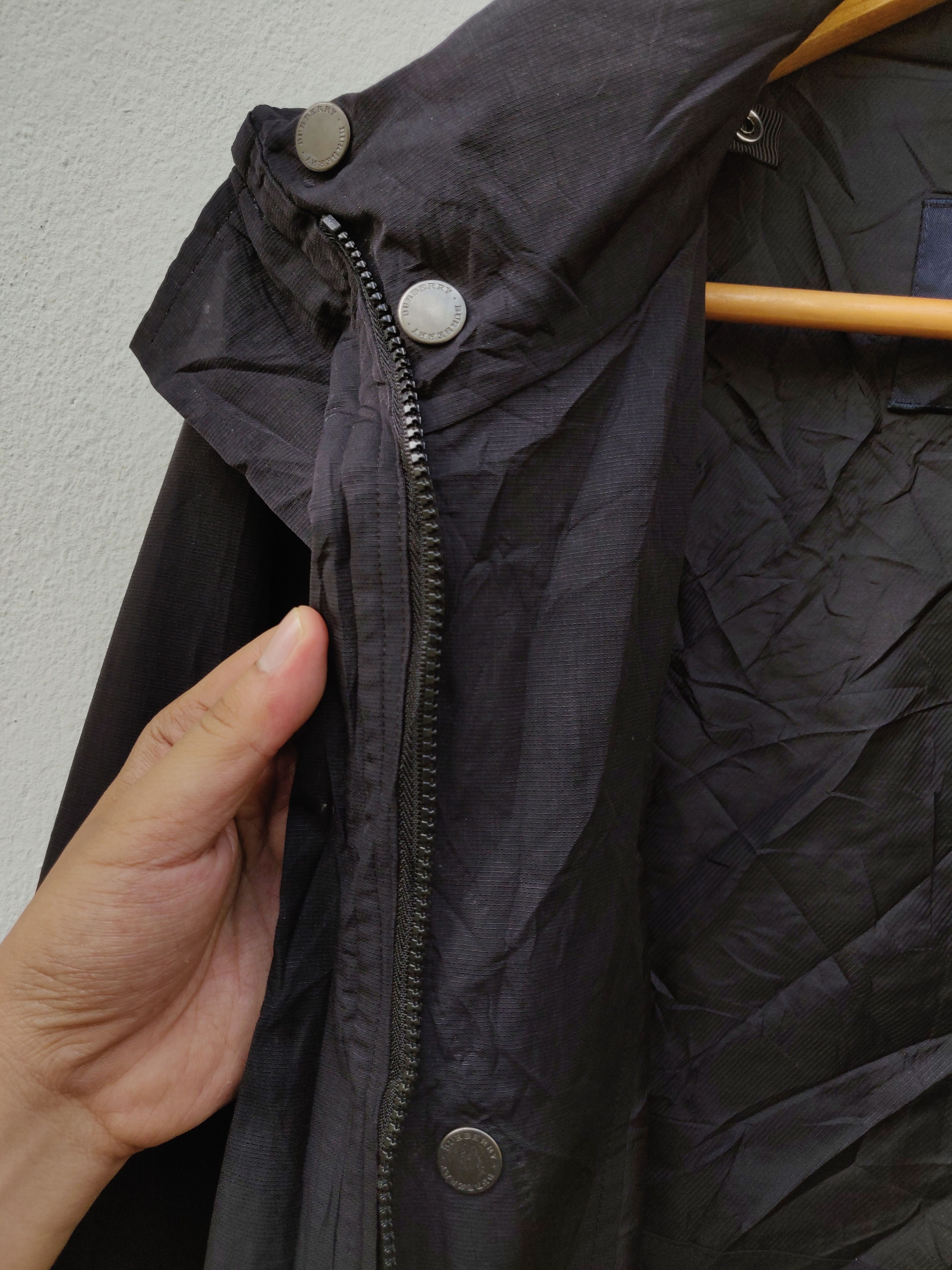 Burberry 🚀LAST DROP🔥BURBERRY OF LONDON / Raincoat LUXURY DESIGNER Size US M / EU 48-50 / 2 - 4 Thumbnail