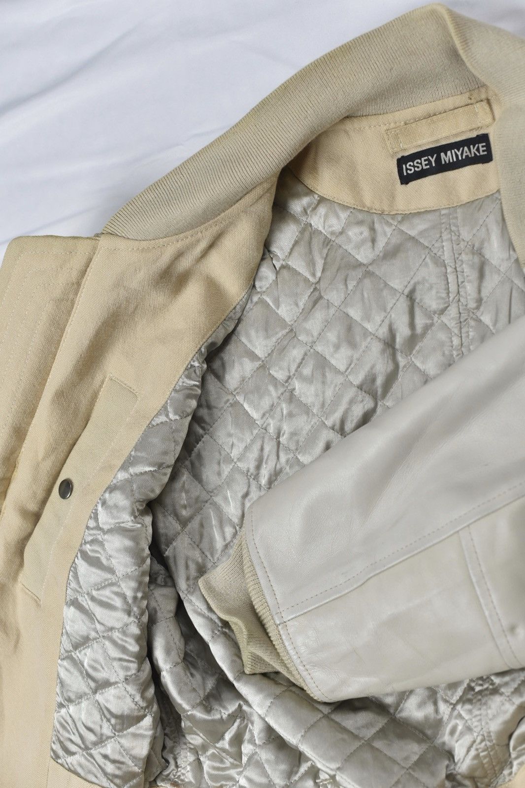 Issey Miyake 1994 Autumn/Winter Varsity Jacket Bomber Size US XL / EU 56 / 4 - 4 Thumbnail