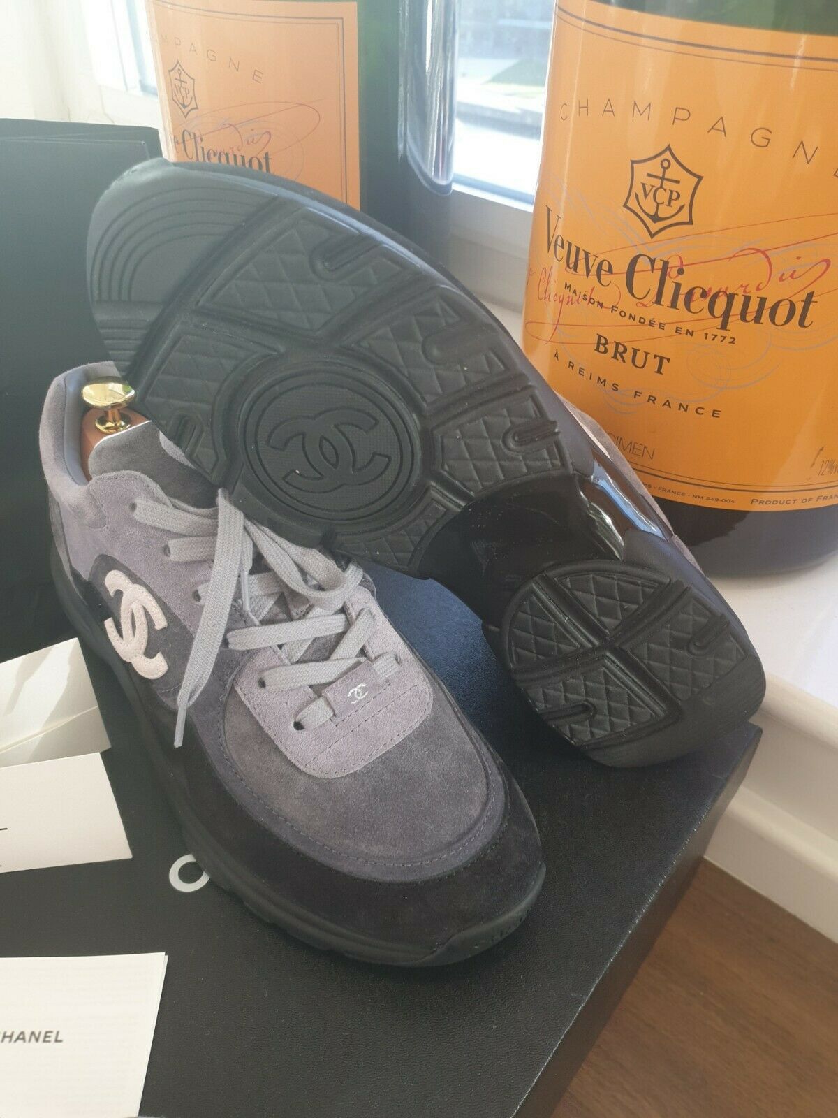 Chanel NEW Chanel CC Race Runner Sneakers 43 Shoes Grey Suede Size US 10 / EU 43 - 7 Thumbnail