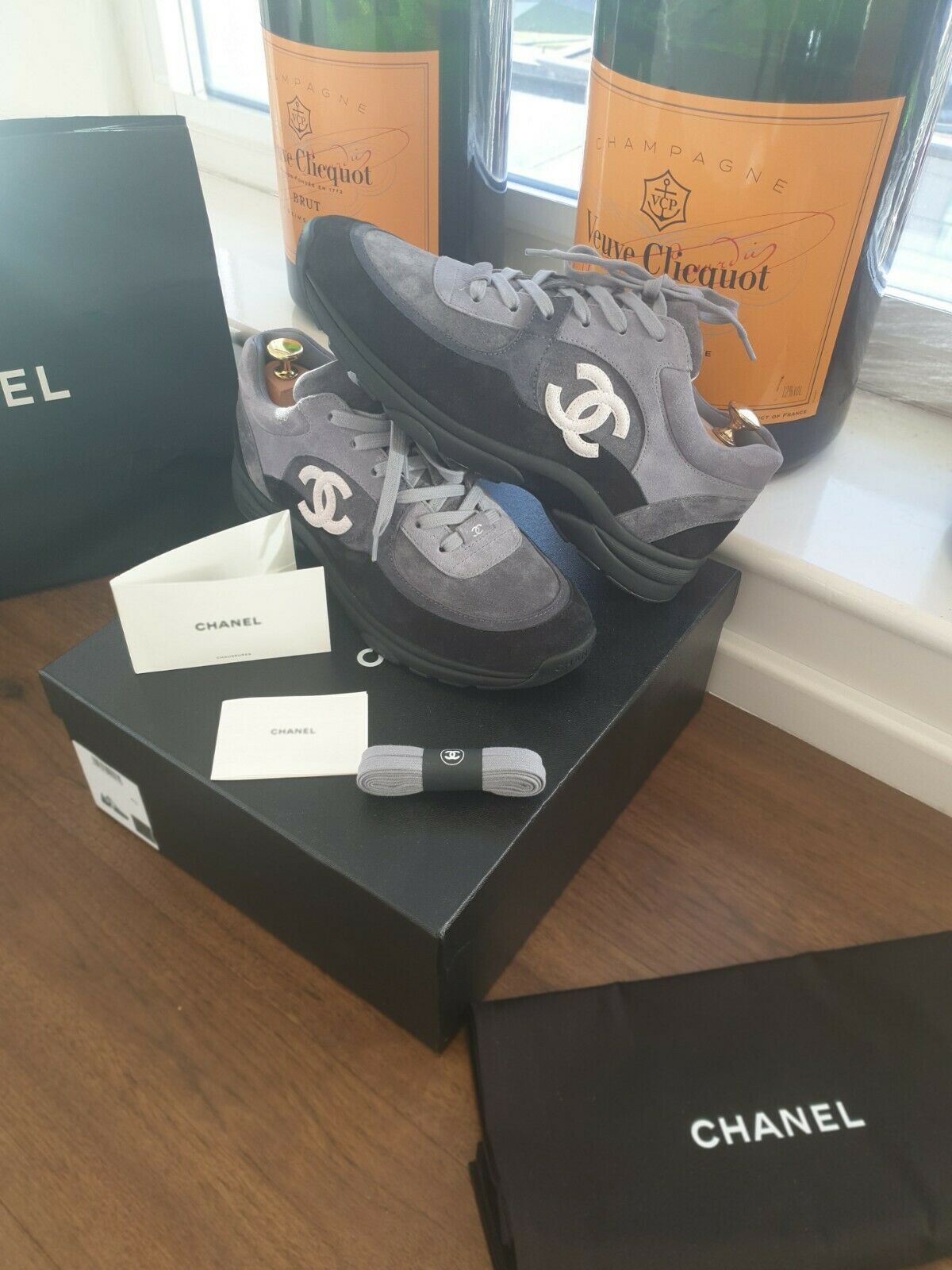 Chanel NEW Chanel CC Race Runner Sneakers 43 Shoes Grey Suede Size US 10 / EU 43 - 2 Preview