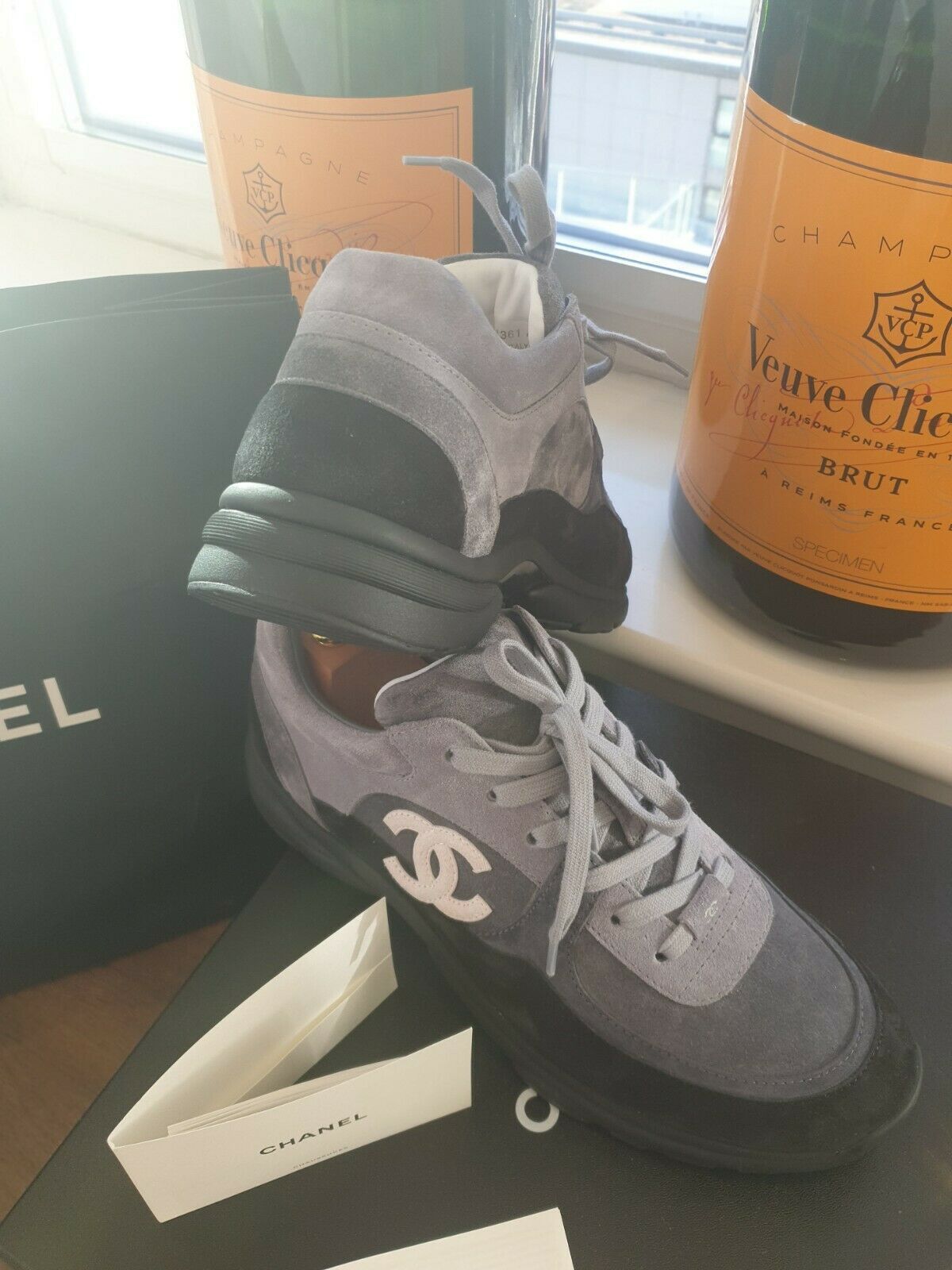 Chanel NEW Chanel CC Race Runner Sneakers 43 Shoes Grey Suede Size US 10 / EU 43 - 5 Thumbnail