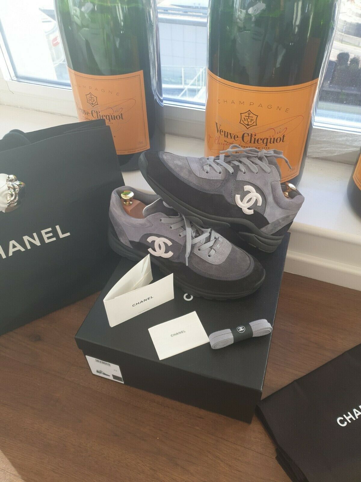 Chanel NEW Chanel CC Race Runner Sneakers 43 Shoes Grey Suede Size US 10 / EU 43 - 3 Thumbnail