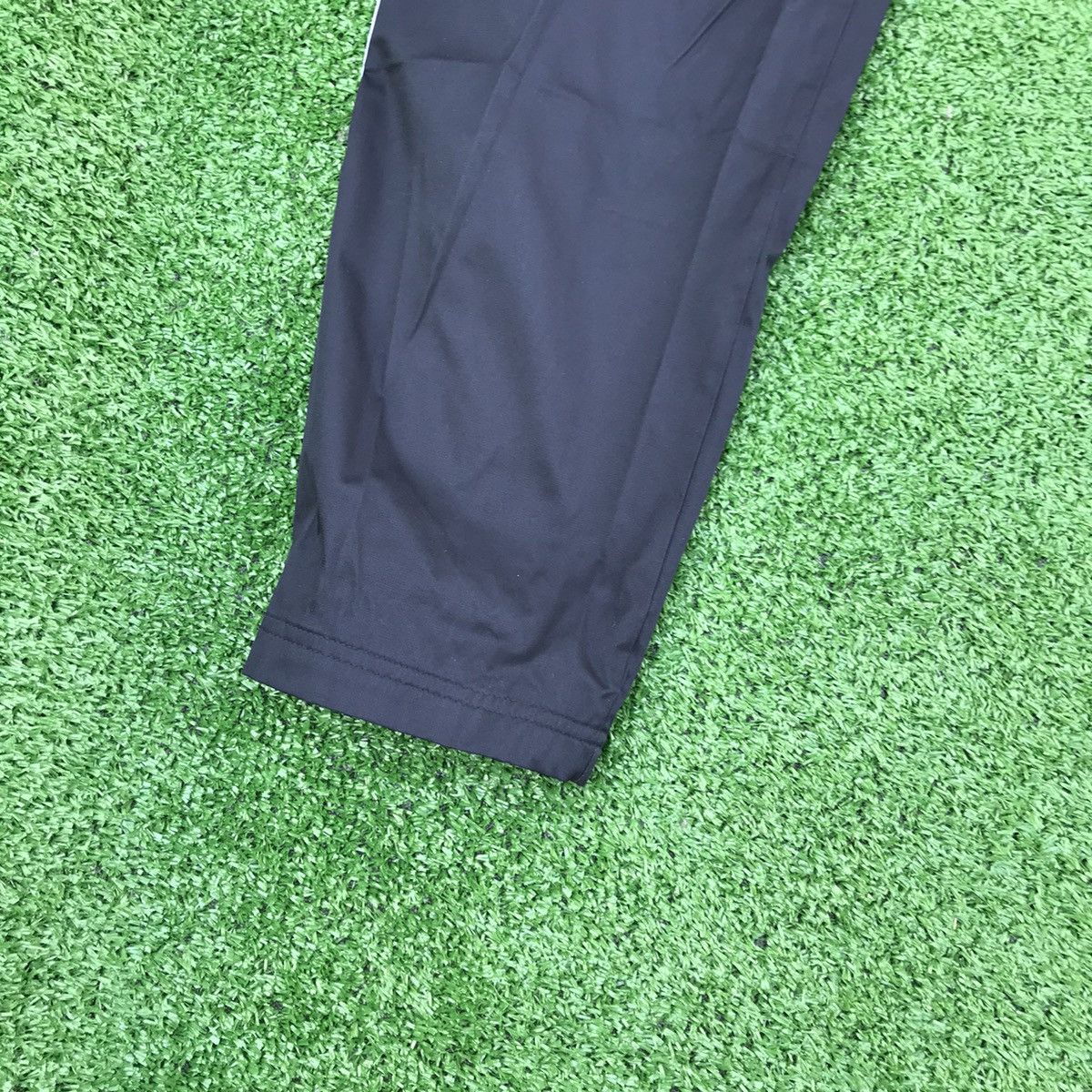 Adidas Rare Vntg Adidas Track Pants 3 Stripes Trefoil Sz Medium Size US 31 - 7 Thumbnail