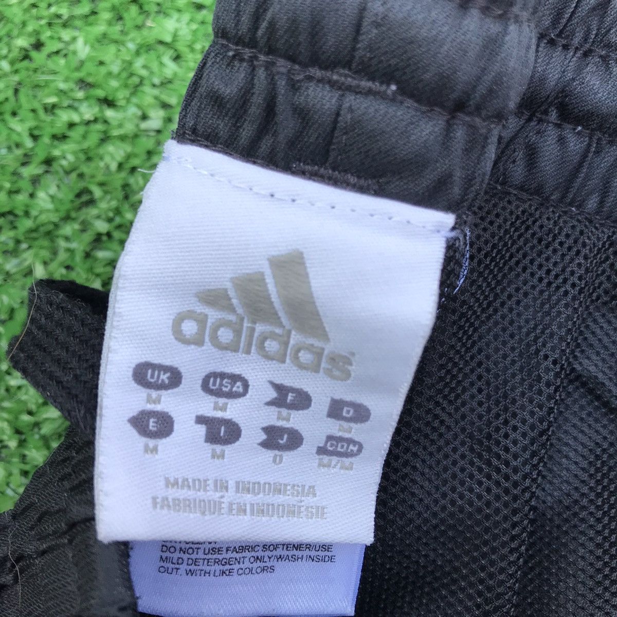 Adidas Rare Vntg Adidas Track Pants 3 Stripes Trefoil Sz Medium Size US 31 - 2 Thumbnail