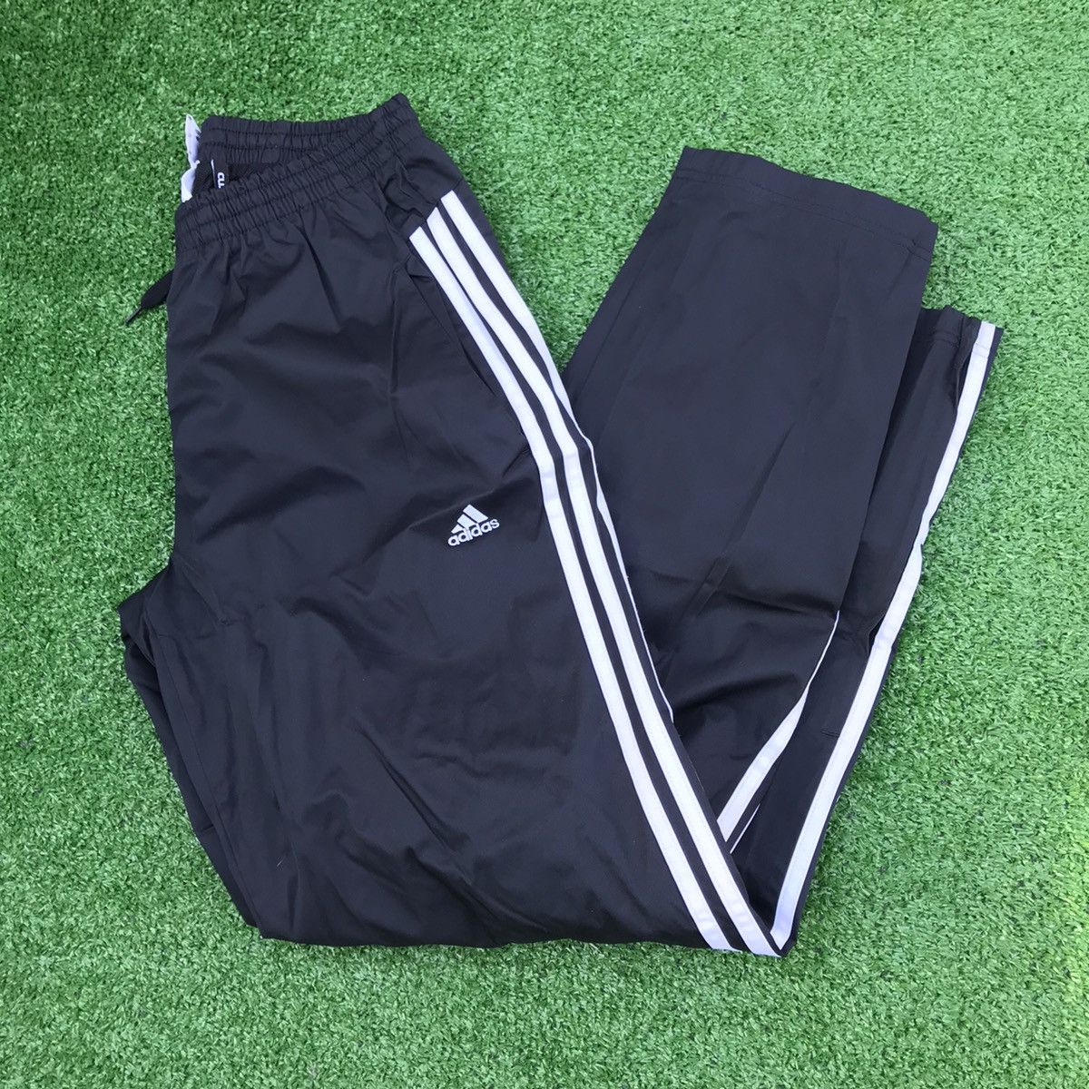 Adidas Rare Vntg Adidas Track Pants 3 Stripes Trefoil Sz Medium Size US 31 - 1 Thumbnail
