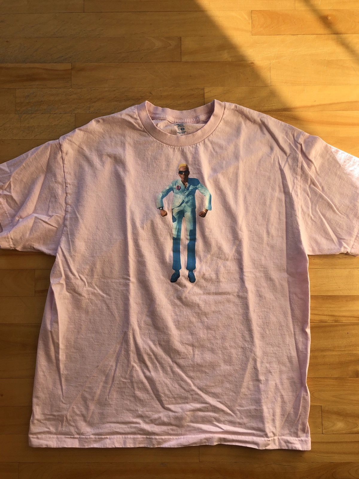 Pink mannequin igor tour merch