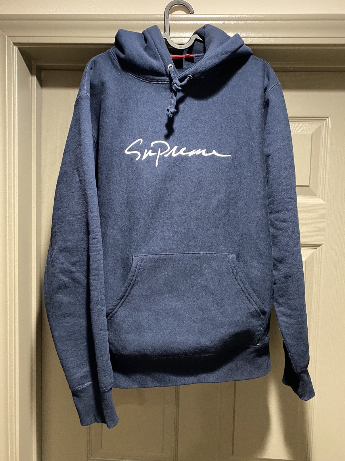 Supreme script hot sale logo hoodie