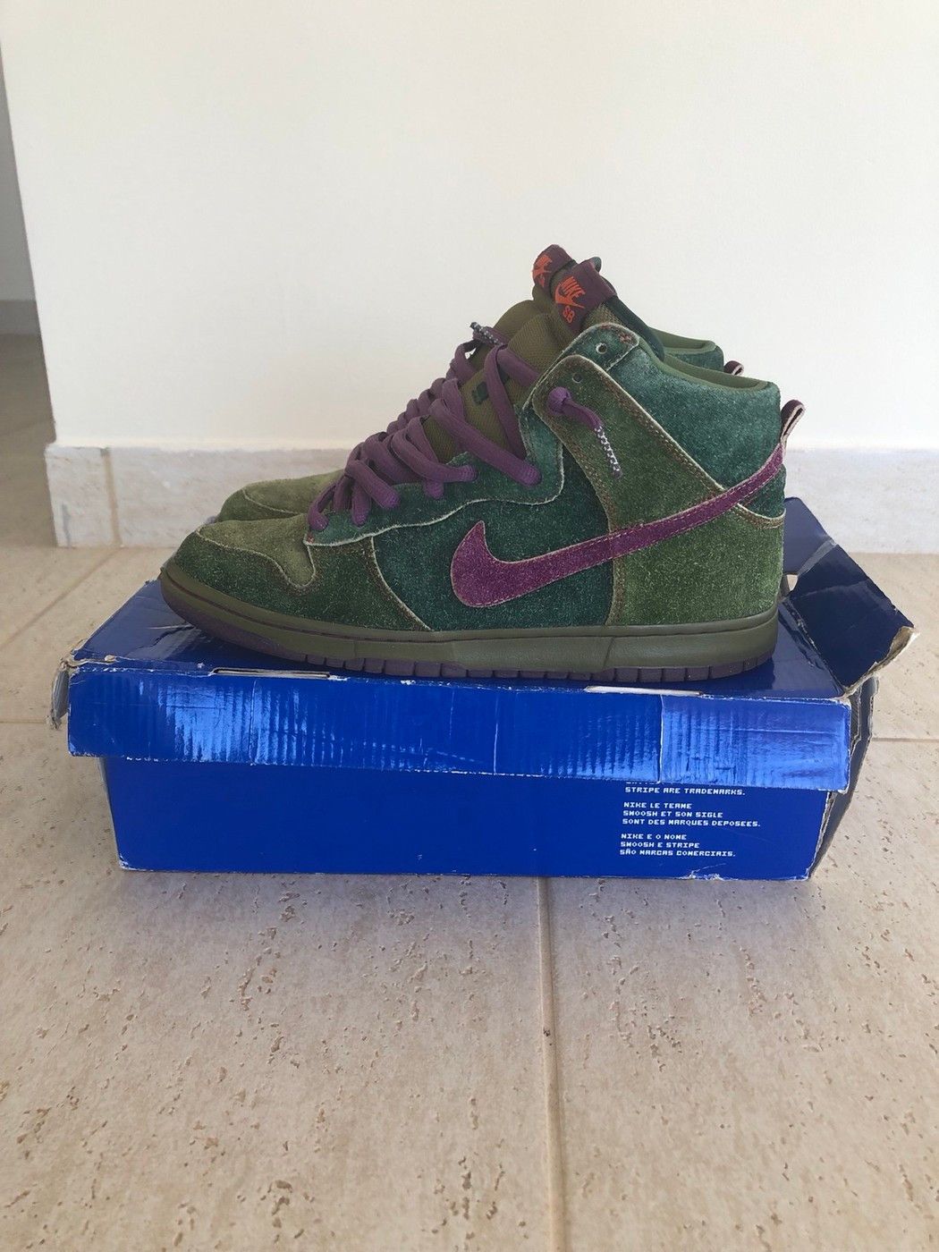 Nike sb skunk 42 deals