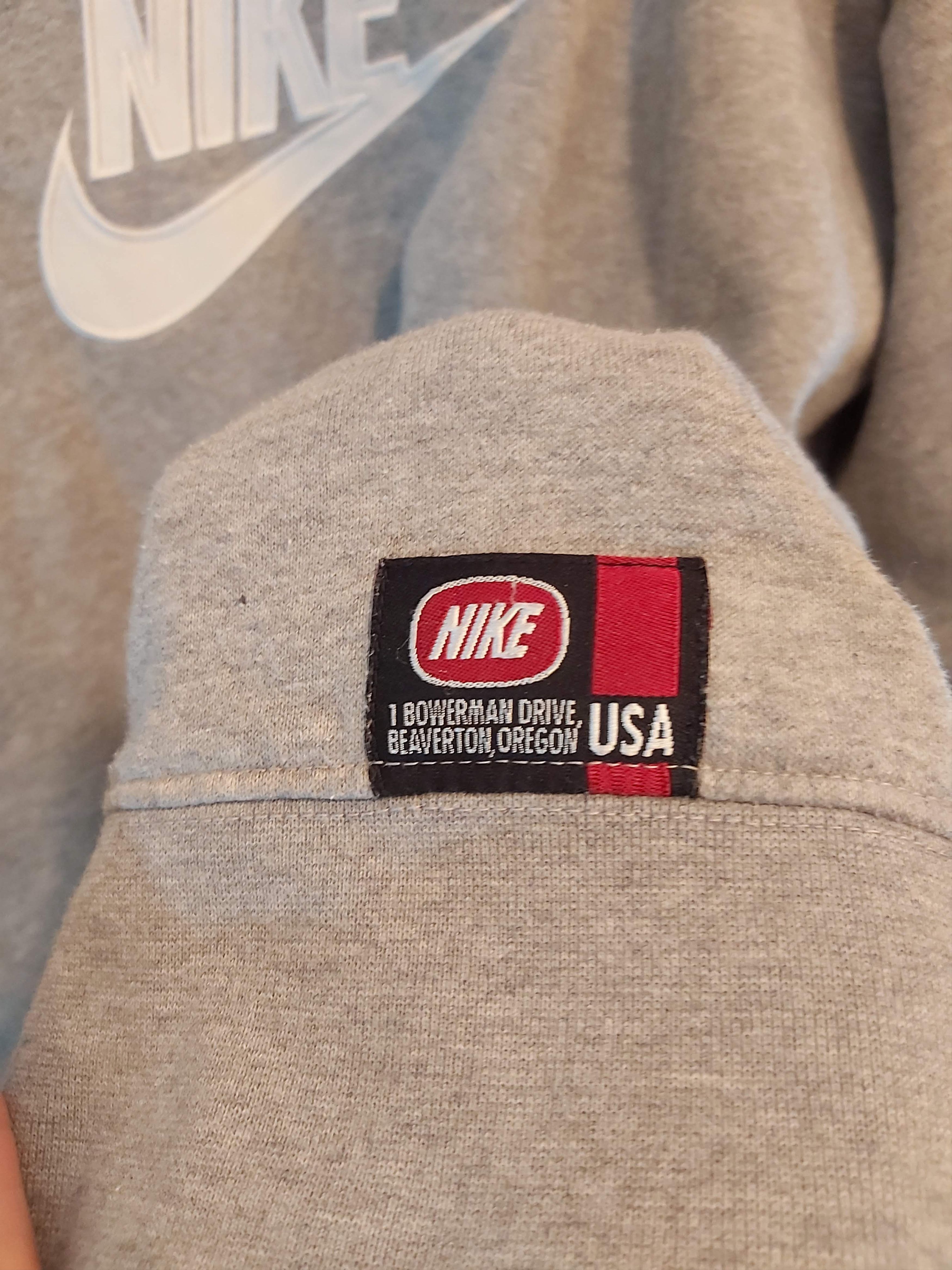 Nike Nike Grey Big logo vintage sweater Size US L / EU 52-54 / 3 - 4 Thumbnail
