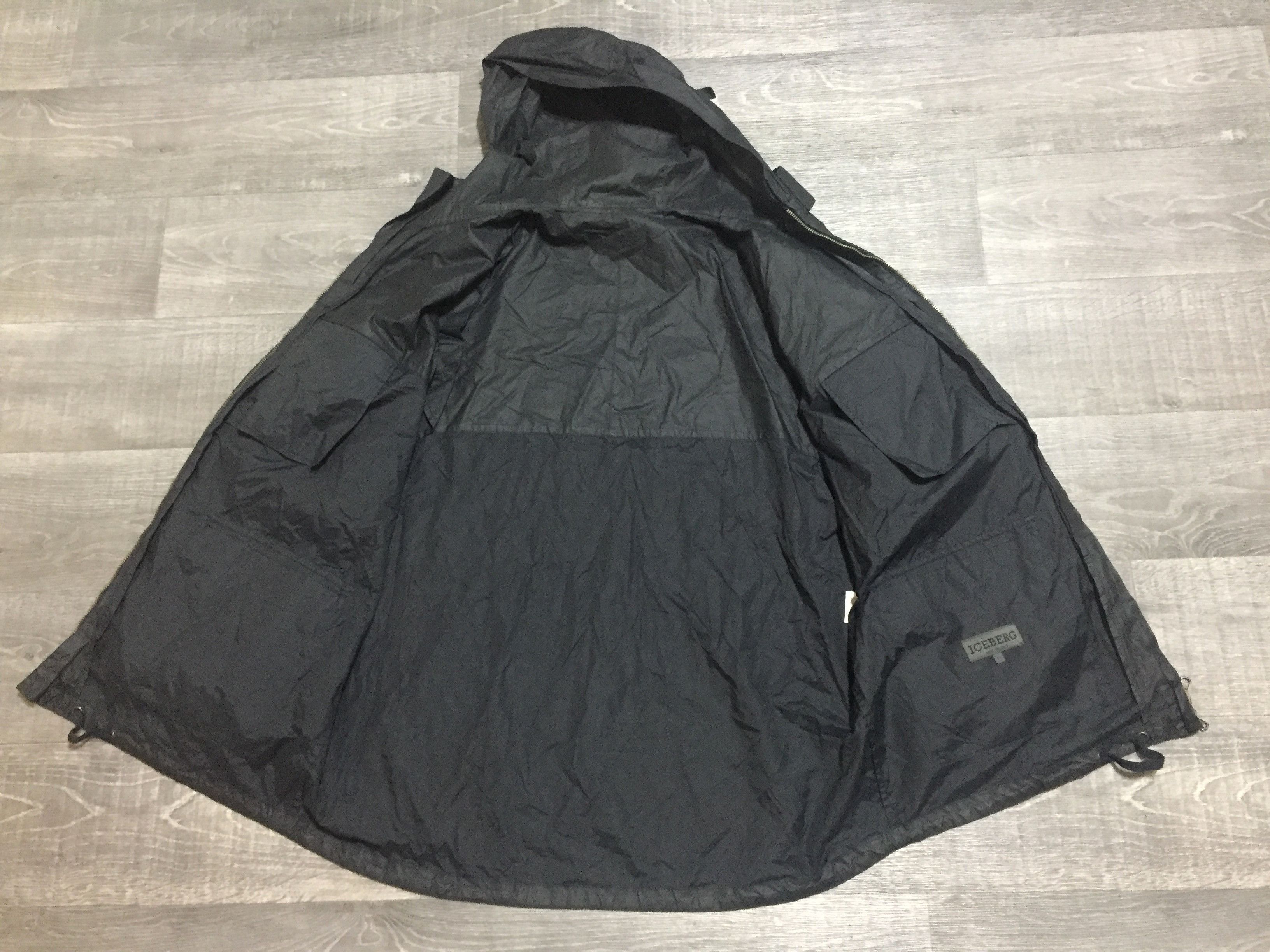 Iceberg Vintage Iceberg Black Zip Hooded Waterproof Jacket Raincoat Size US L / EU 52-54 / 3 - 5 Thumbnail