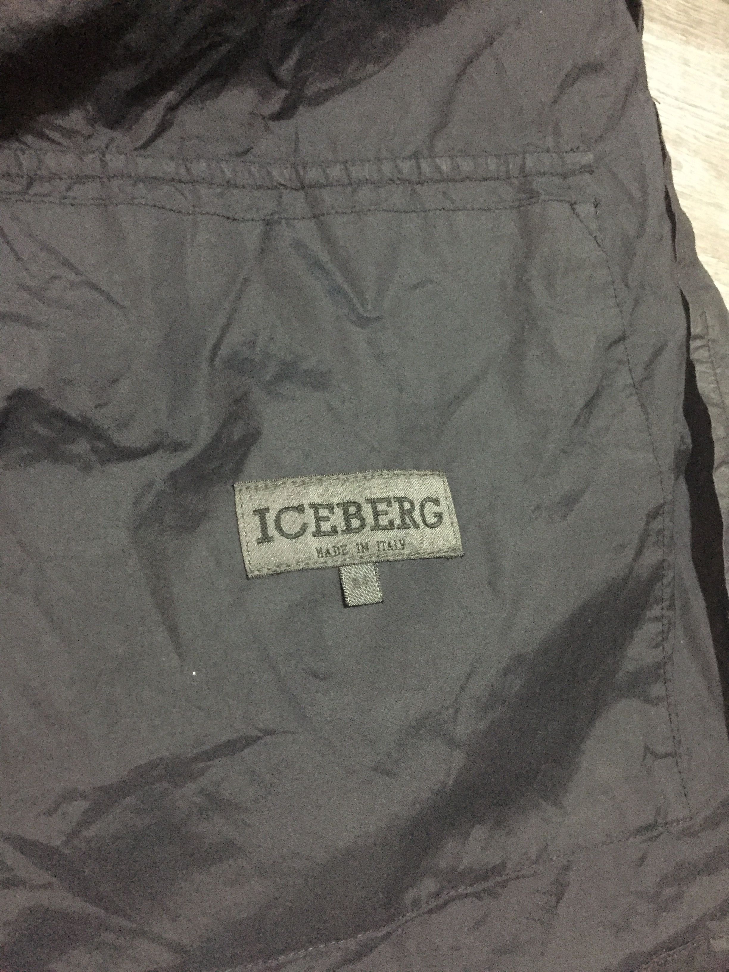 Iceberg Vintage Iceberg Black Zip Hooded Waterproof Jacket Raincoat Size US L / EU 52-54 / 3 - 7 Thumbnail