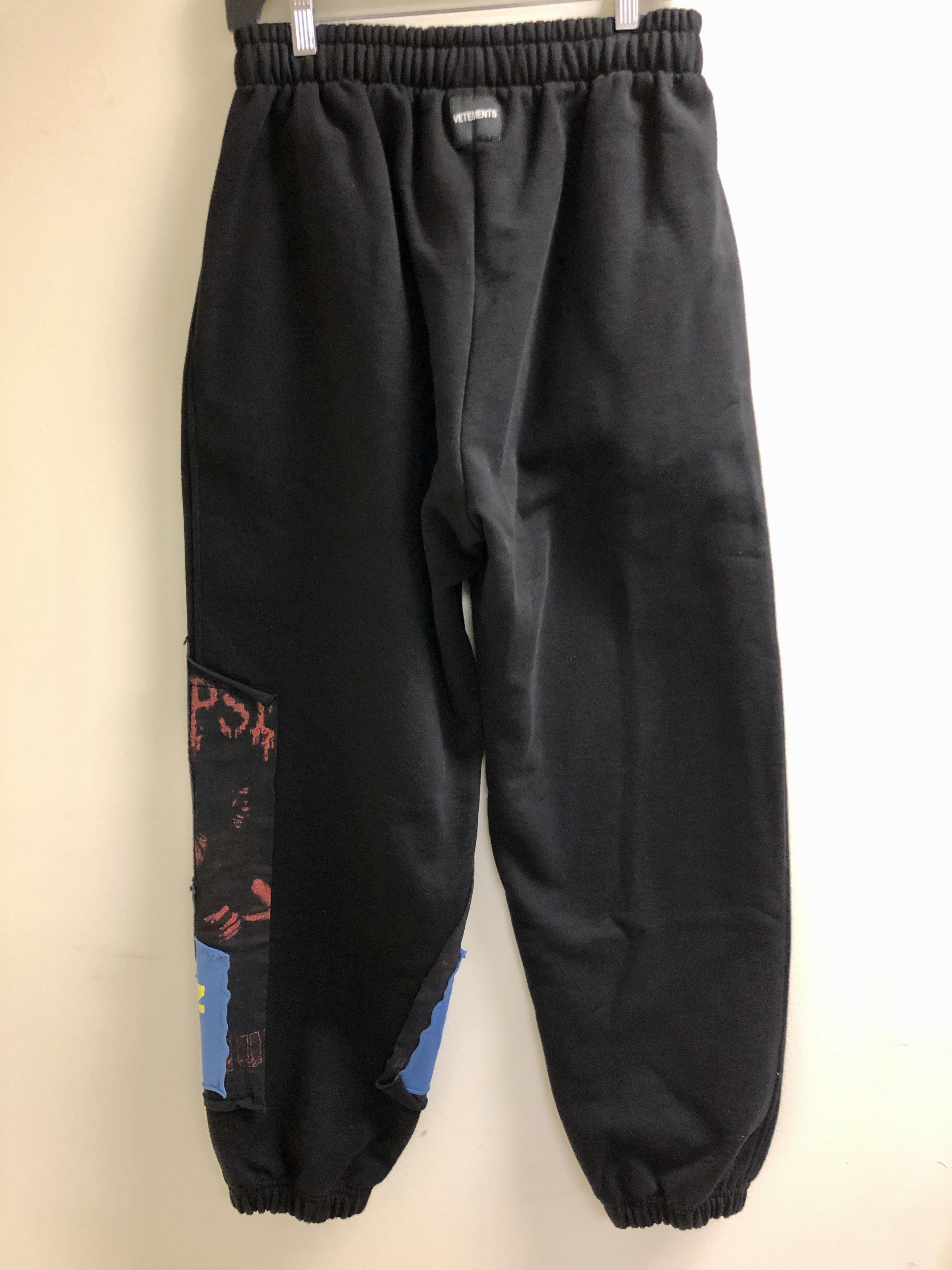 Vetements patchwork sweatpants in black bulldog hotsell