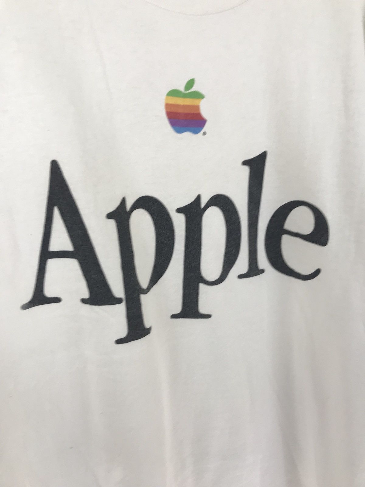 Apple Vintage apple computer rainbow spellout and logo computer Size US L / EU 52-54 / 3 - 2 Thumbnail