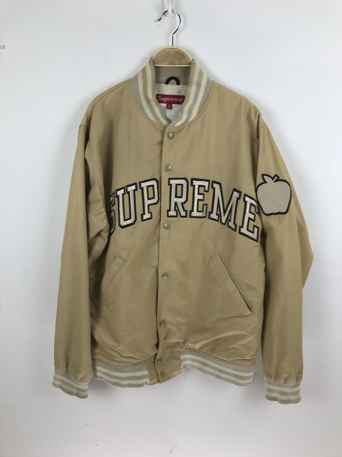 Supreme初期Supreme Arc Logo Apple Varsity Jacket - スタジャン