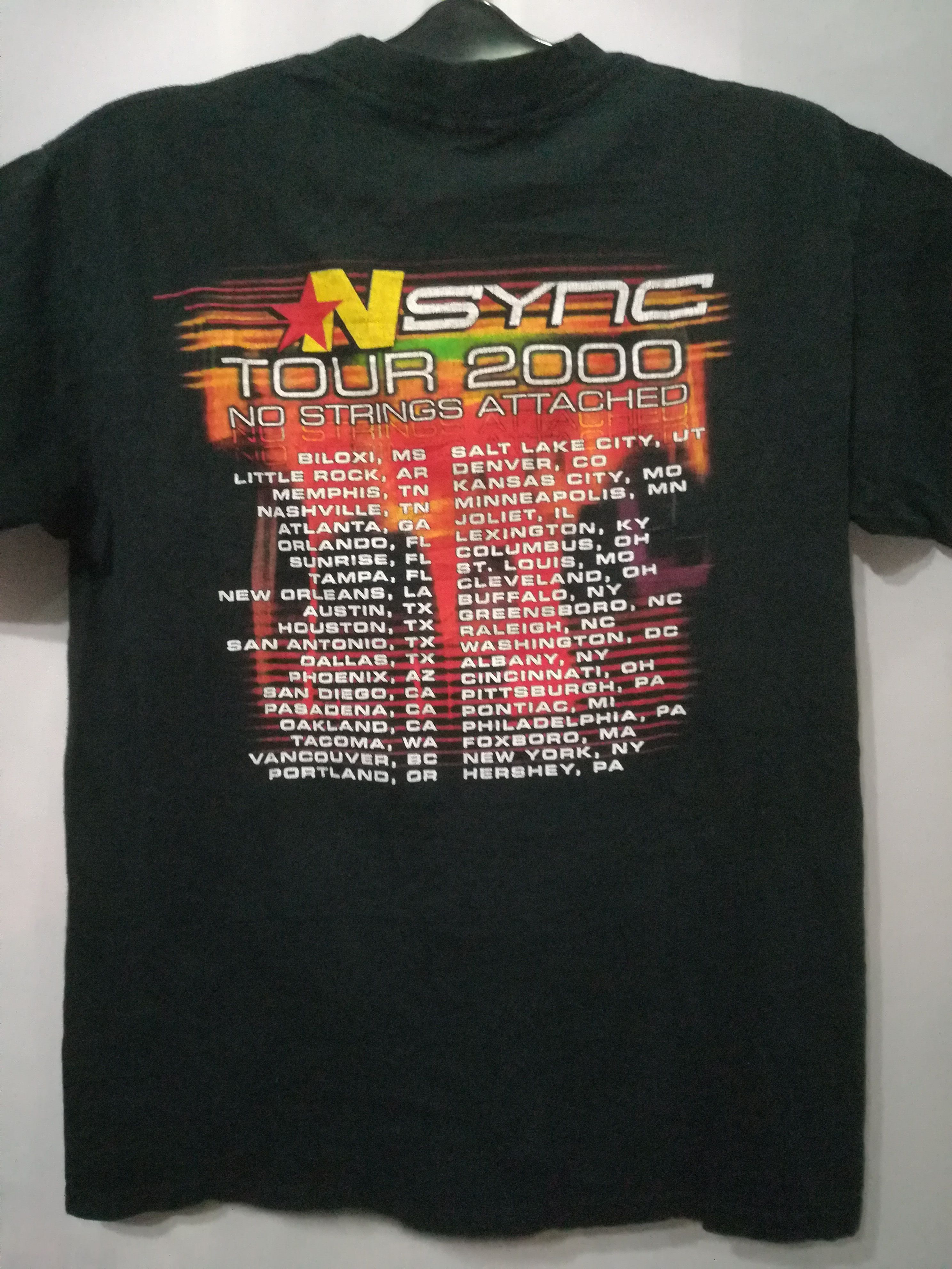 Vintage NSYNC TOUR 2000 NO STRINGS ATTCHED Menswear