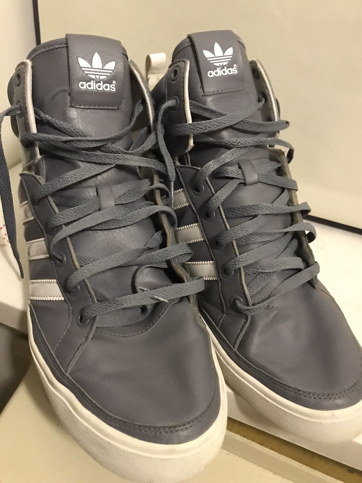 Adidas Adidas Men’s Top Court Gray/White Hi Top Casual Athletic Size US 13 / EU 46 - 3 Thumbnail