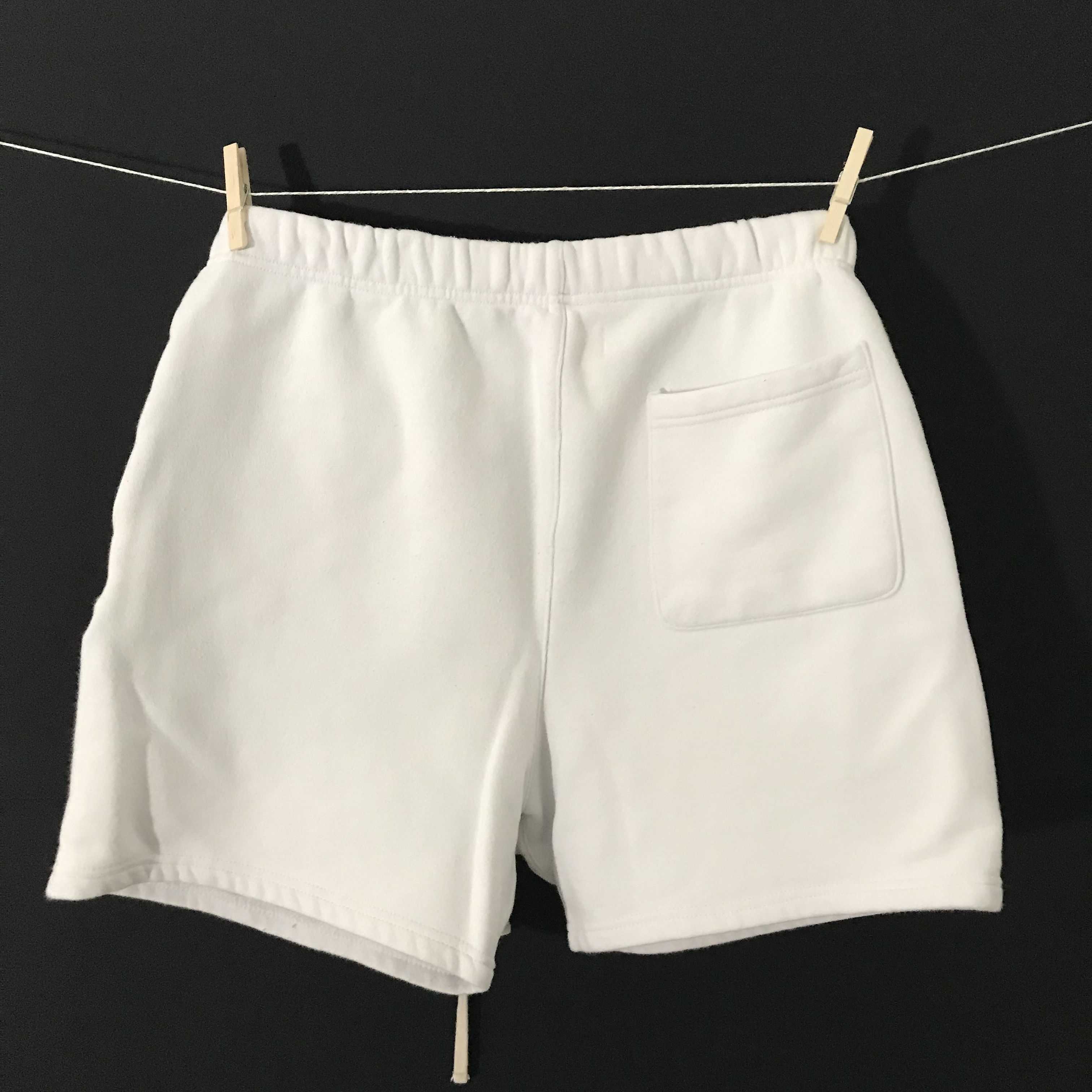 Pacsun ESSENTIALS White Graphic Sweat Shorts Size US 32 / EU 48 - 5 Preview