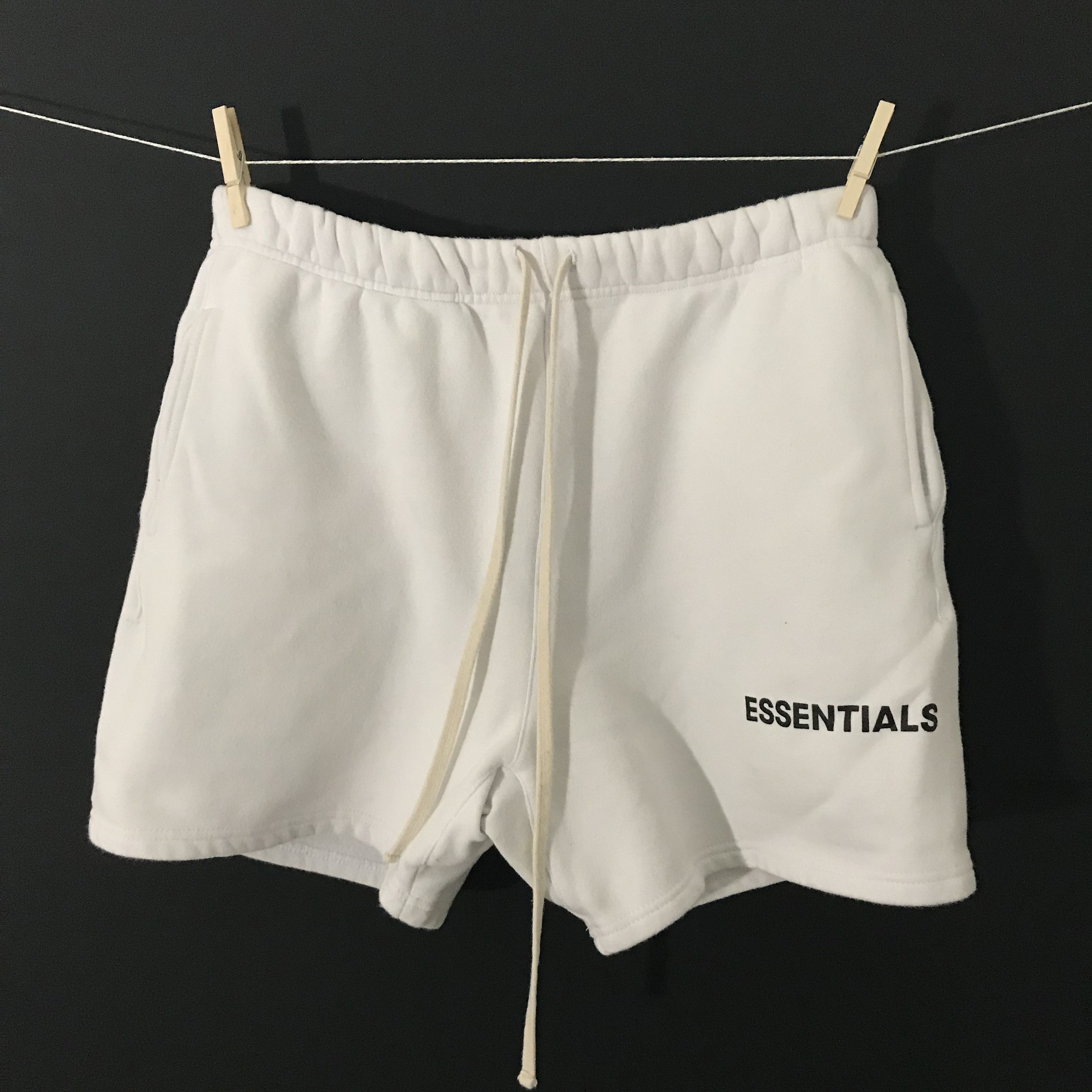 Pacsun ESSENTIALS White Graphic Sweat Shorts Size US 32 / EU 48 - 1 Preview