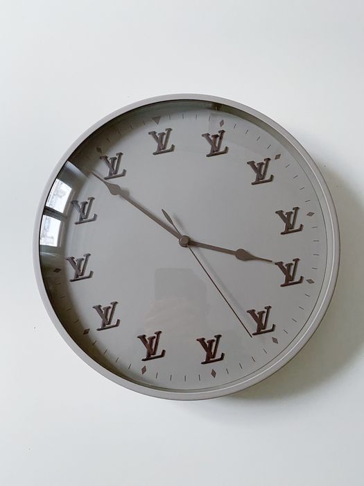 Louis Vuitton Louis Vuitton Clock LV