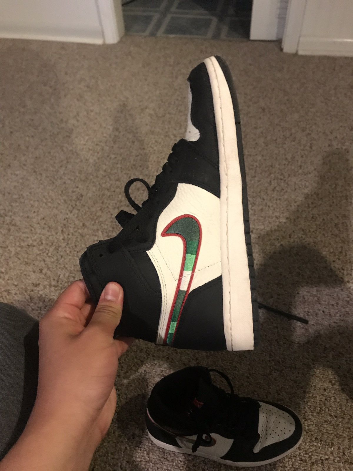 Jordan Brand Retro Air Jordan 1 “Sports Illustrated” Size US 8.5 / EU 41-42 - 8 Thumbnail