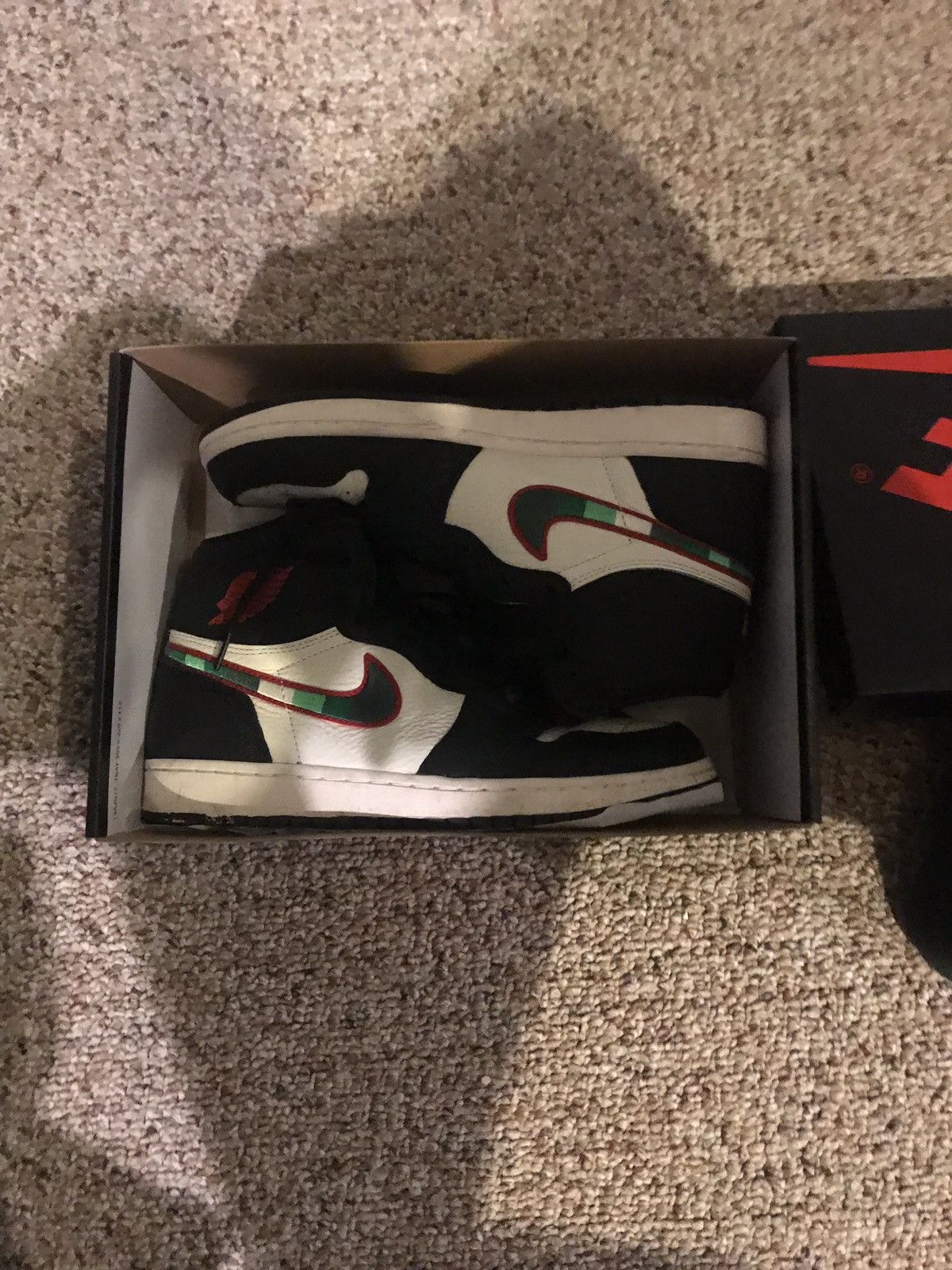 Jordan Brand Retro Air Jordan 1 “Sports Illustrated” Size US 8.5 / EU 41-42 - 1 Thumbnail